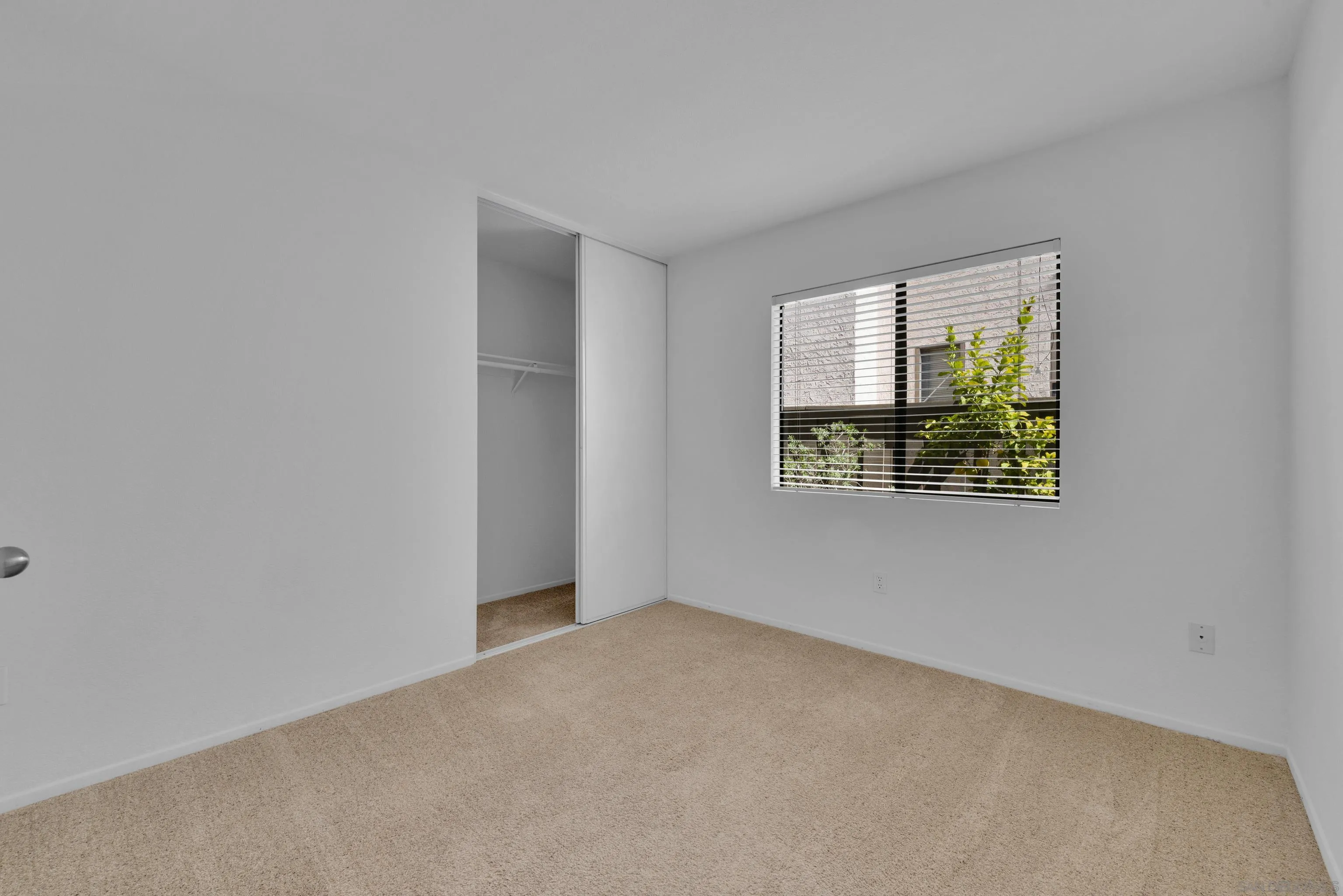 https://cdn.realtyfeed.com/cdn/127/260006138/8e08bca02bf523b6b8a3eae18ad530d9.webp