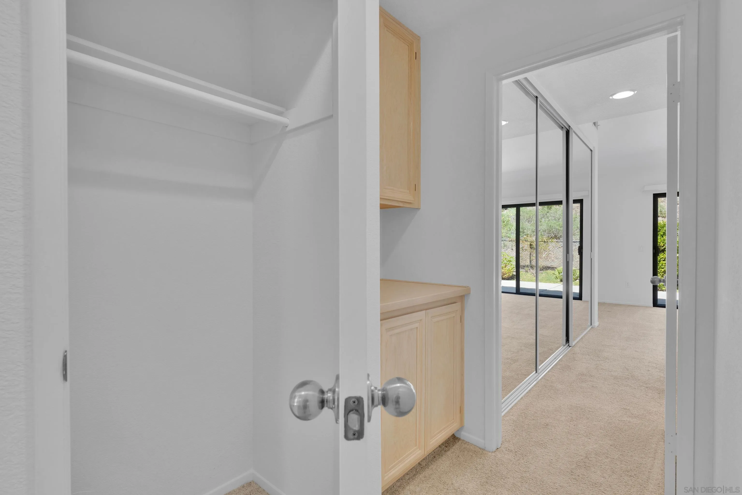 https://cdn.realtyfeed.com/cdn/127/260006138/ac3c47aa2305caf8ff146e4f2c36fcf8.webp
