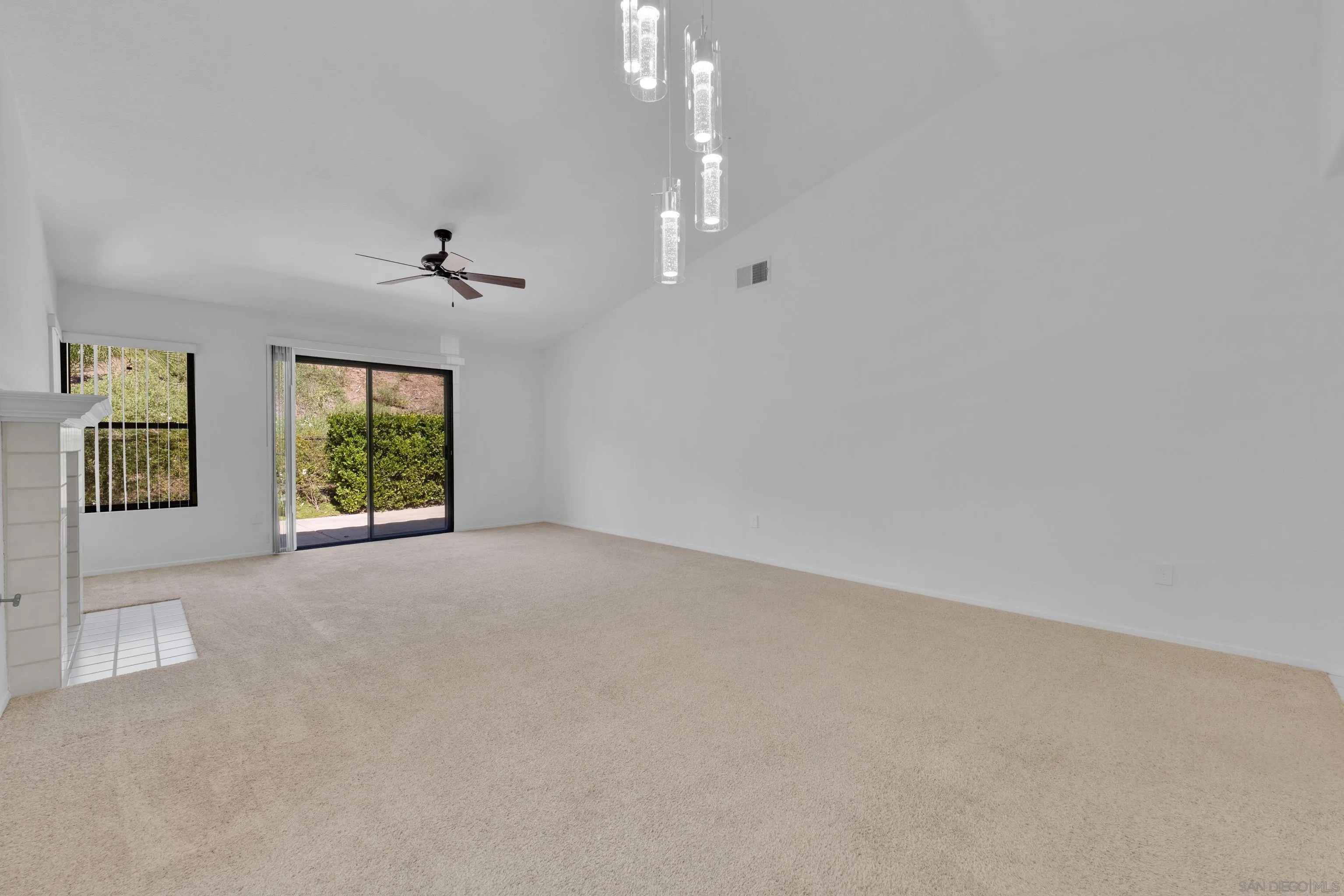 https://cdn.realtyfeed.com/cdn/127/260006138/b2011a60ee7cb93f7abc6f2ba5c10c94.webp