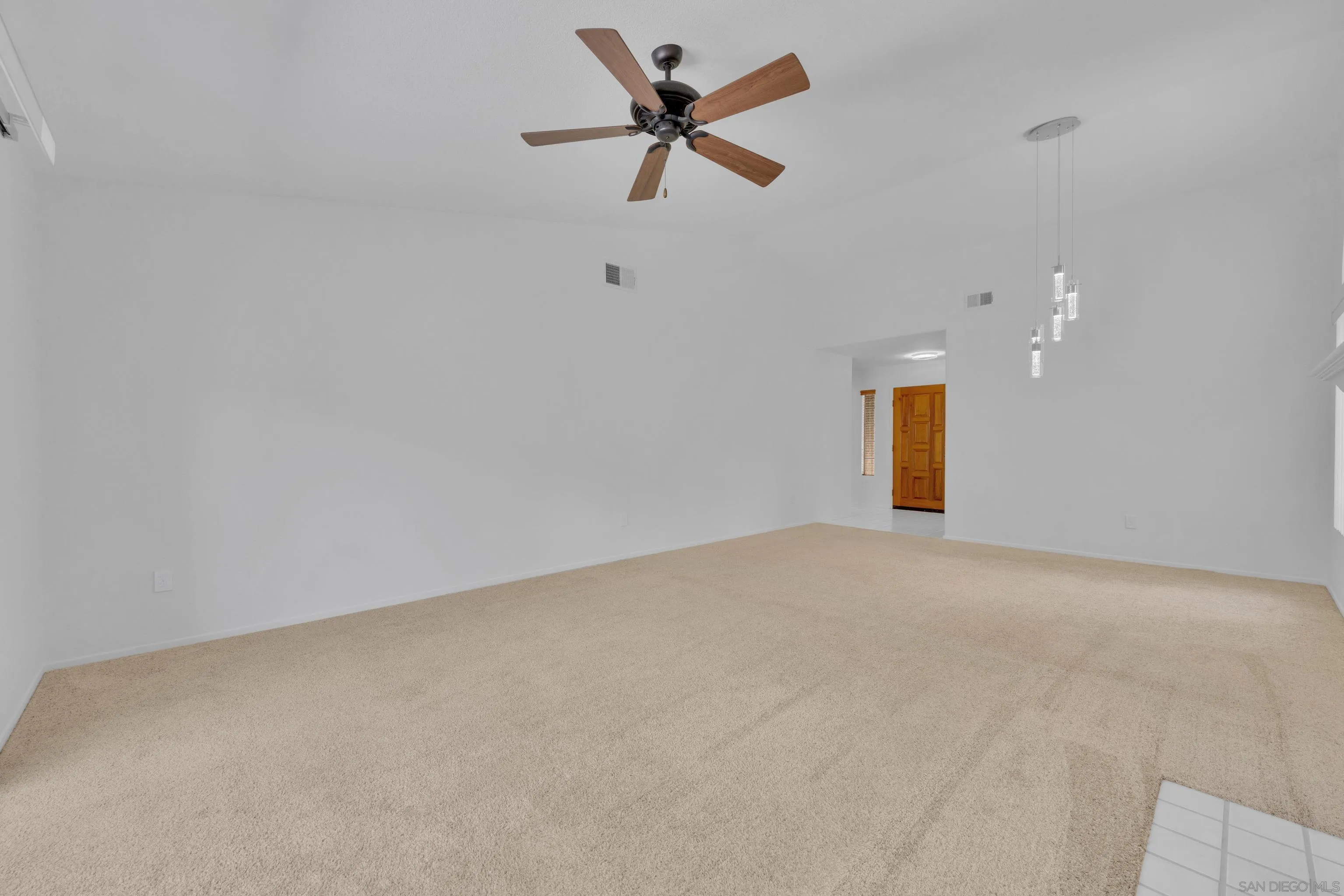 https://cdn.realtyfeed.com/cdn/127/260006138/c08da9f83d922bbfba9f55b3041d2c37.webp