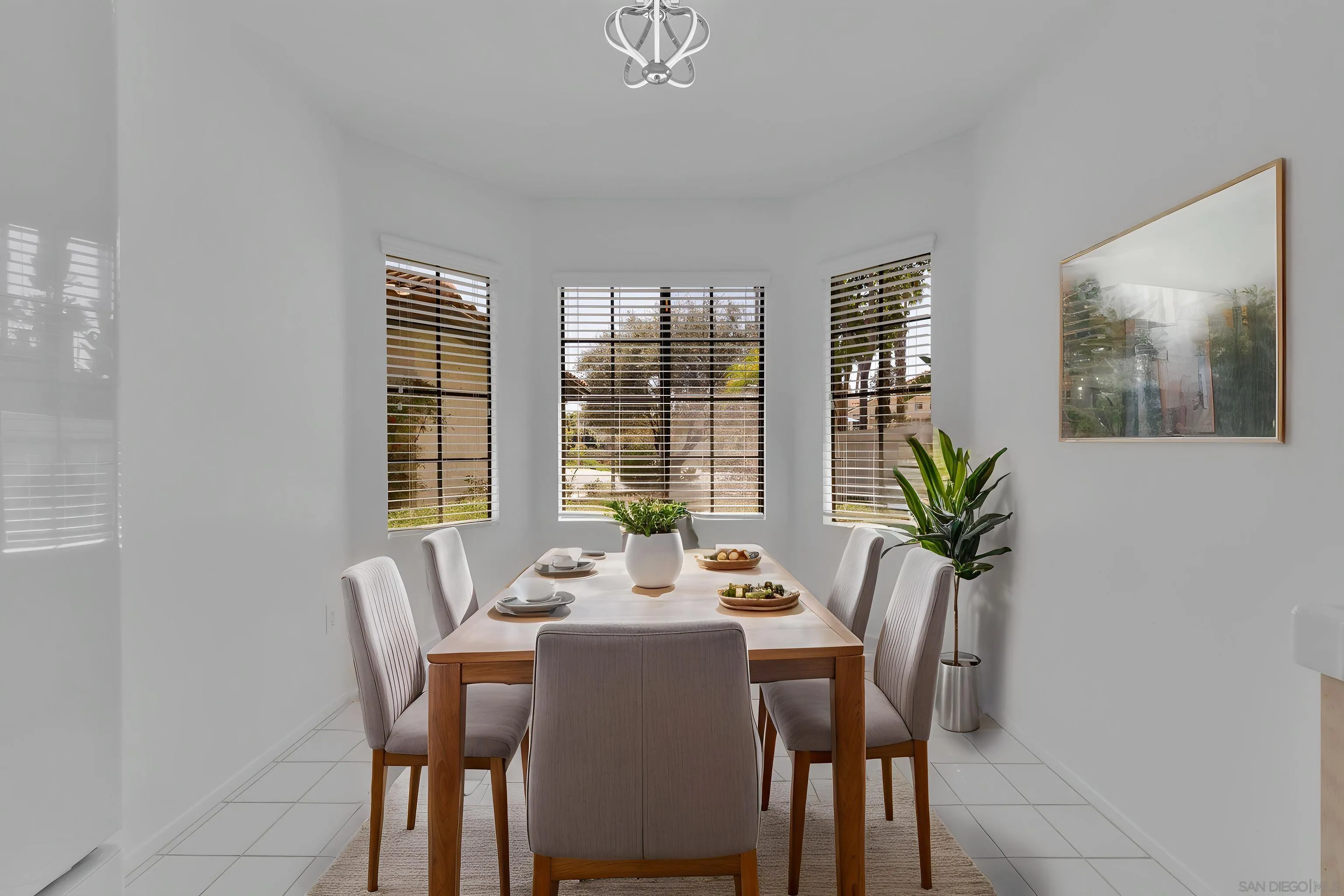 https://cdn.realtyfeed.com/cdn/127/260006138/c21197c2f790e187dbd031df41a2a72f.webp