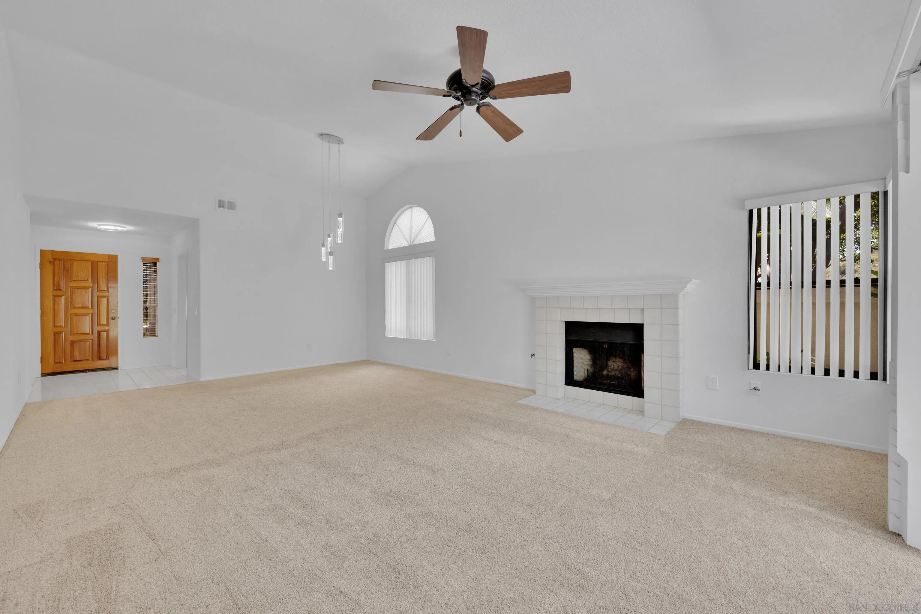 https://cdn.realtyfeed.com/cdn/127/260006138/c81c7b1cdec786bada05b89837fe09cd.webp