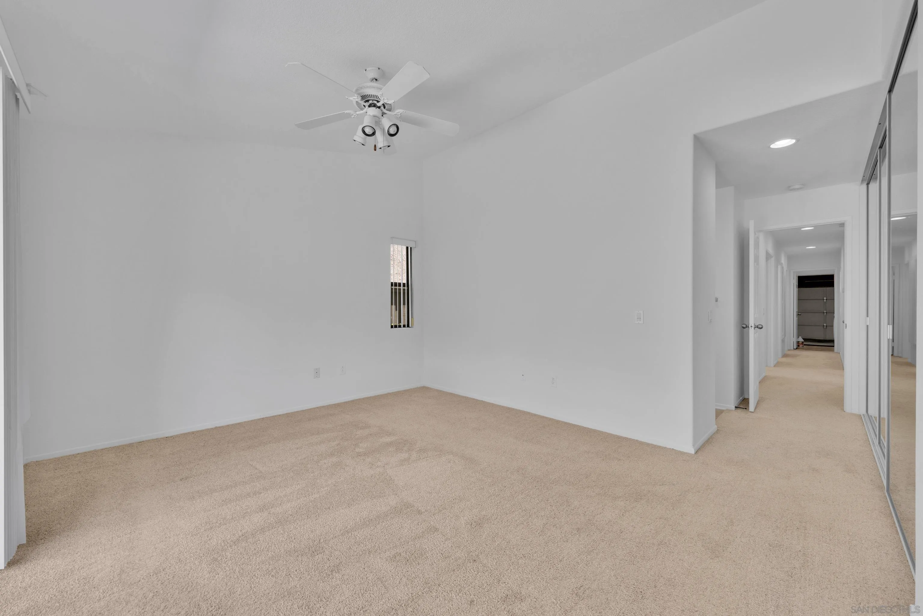 https://cdn.realtyfeed.com/cdn/127/260006138/ffed454104e8aaf78208653eace61112.webp