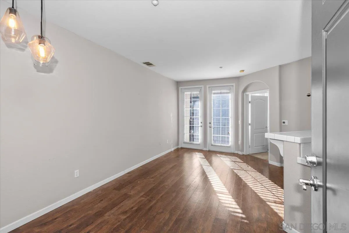 Photo #8: 260006146 Listing: Photo #8