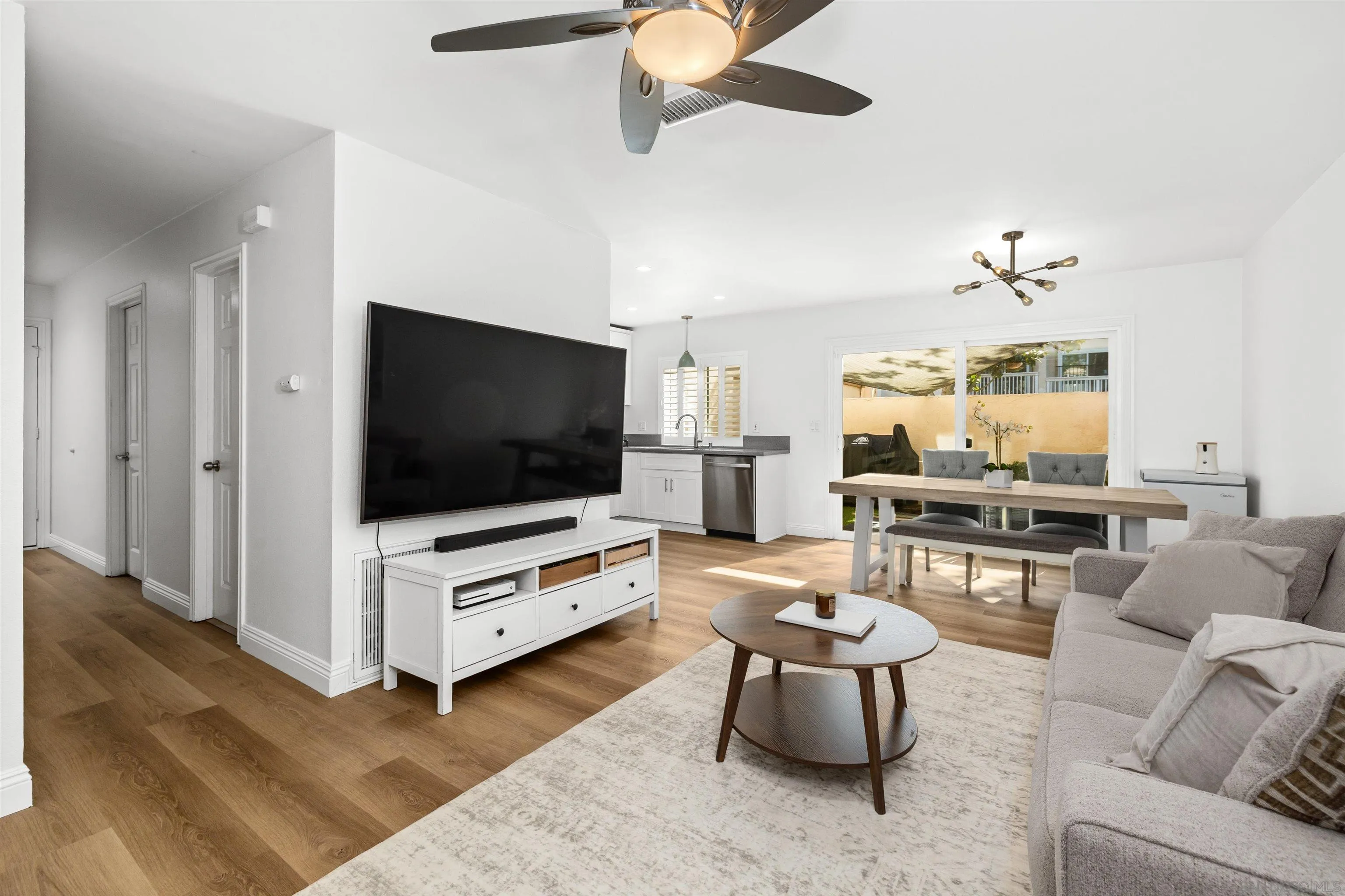 Photo #1: 260006148 Listing: Photo #1