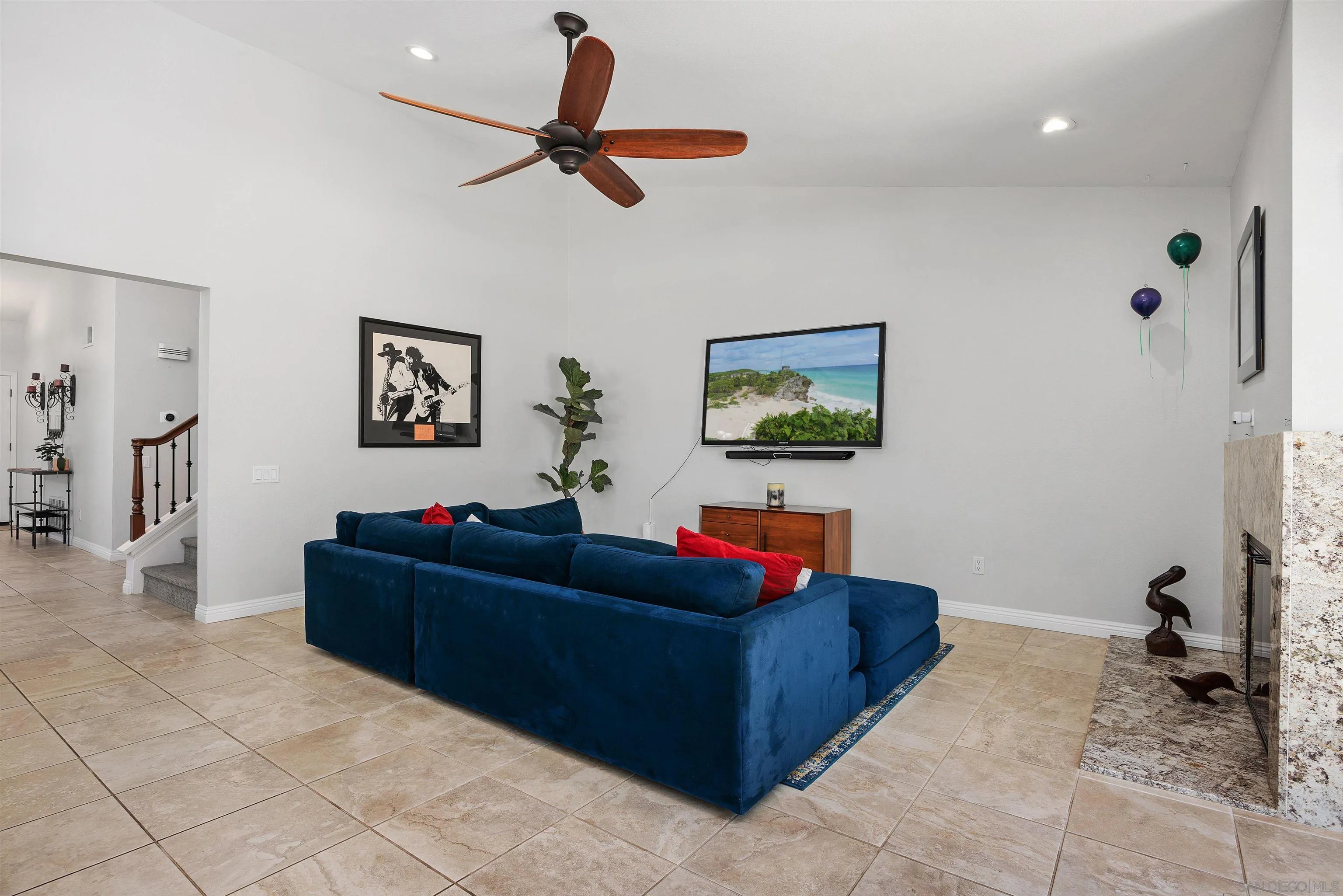 https://cdn.realtyfeed.com/cdn/127/260006157/3cc6ef0f7c546d086b82553d98424c59.webp