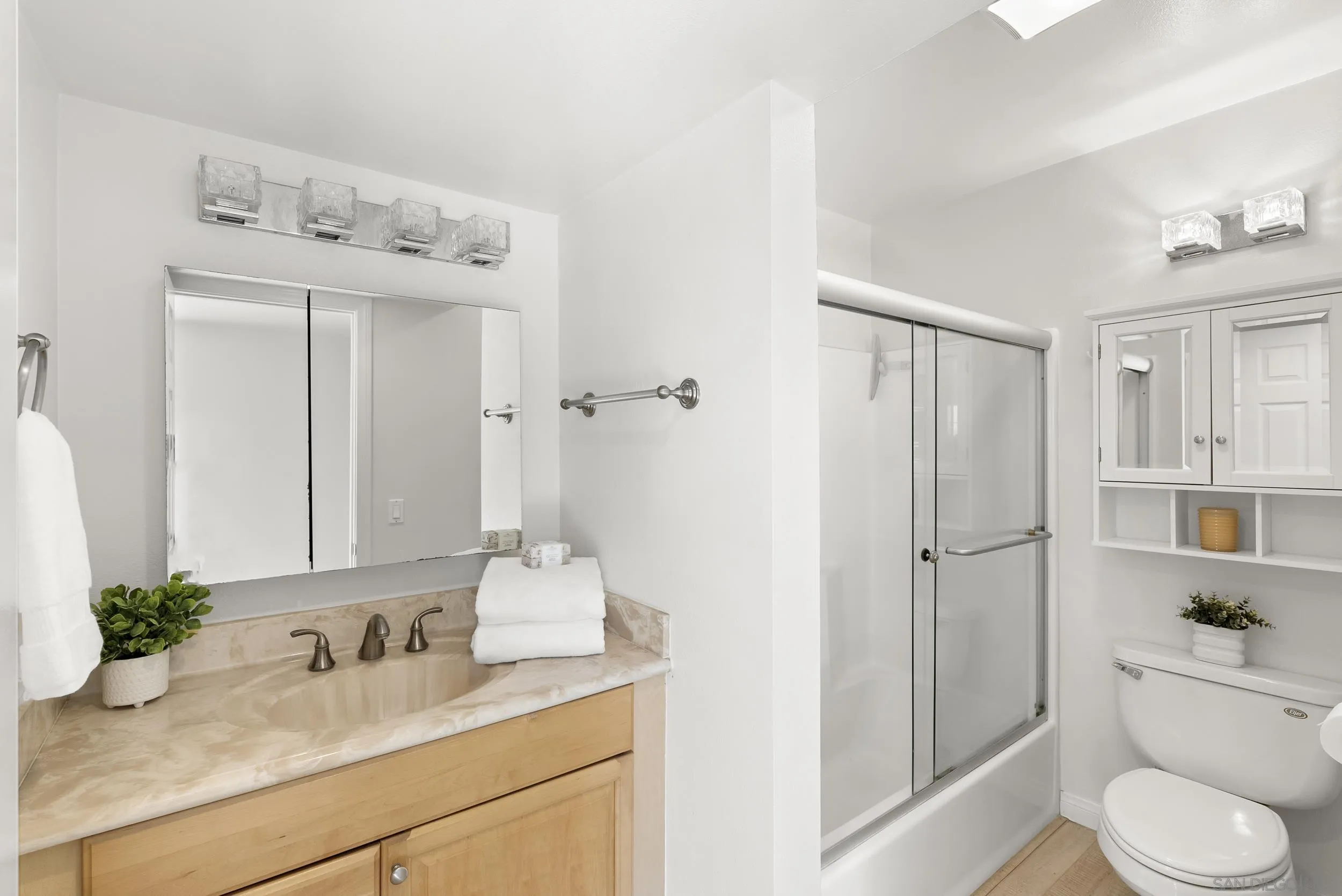Photo #12: 260006160 Listing: Photo #12