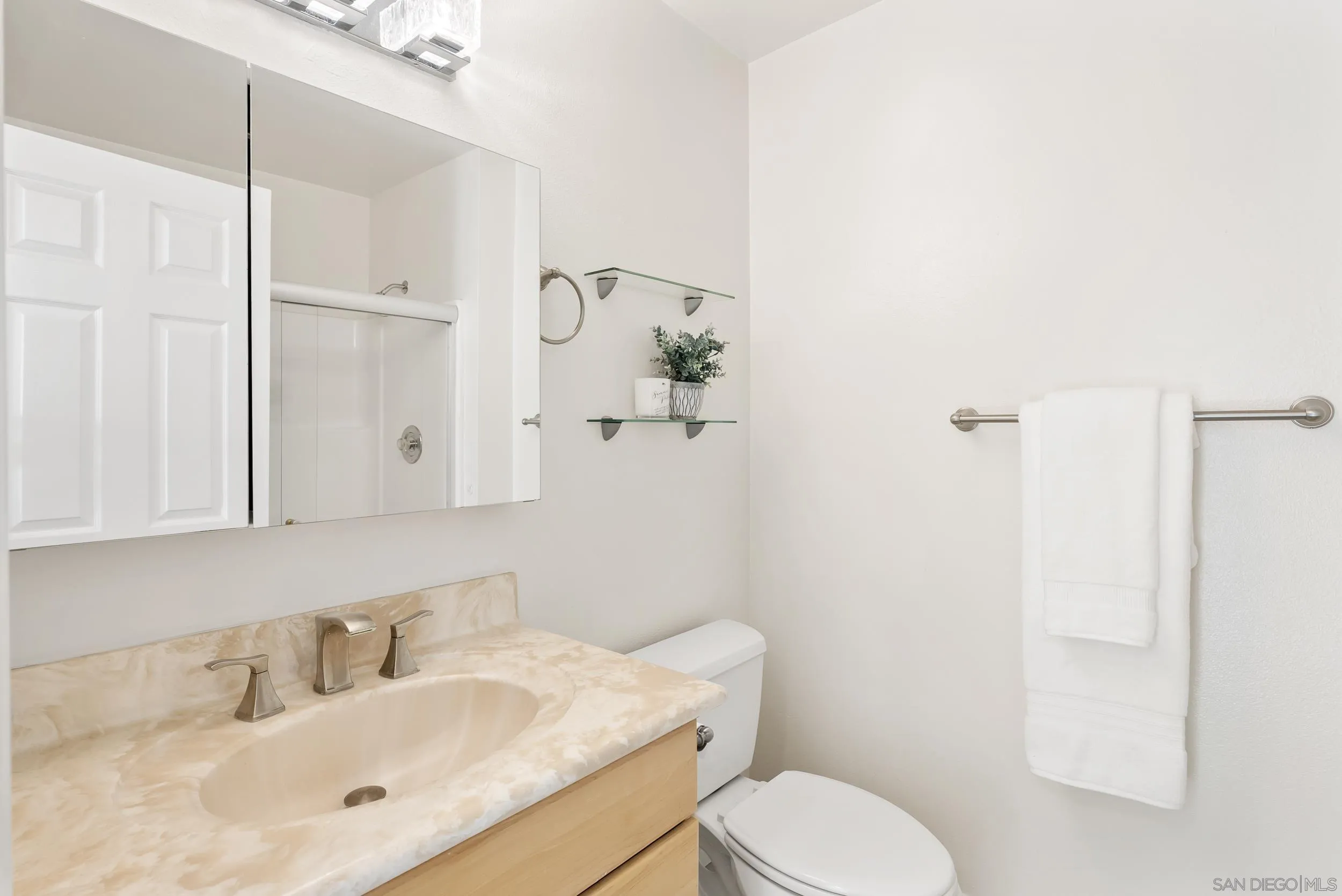 Photo #15: 260006160 Listing: Photo #15