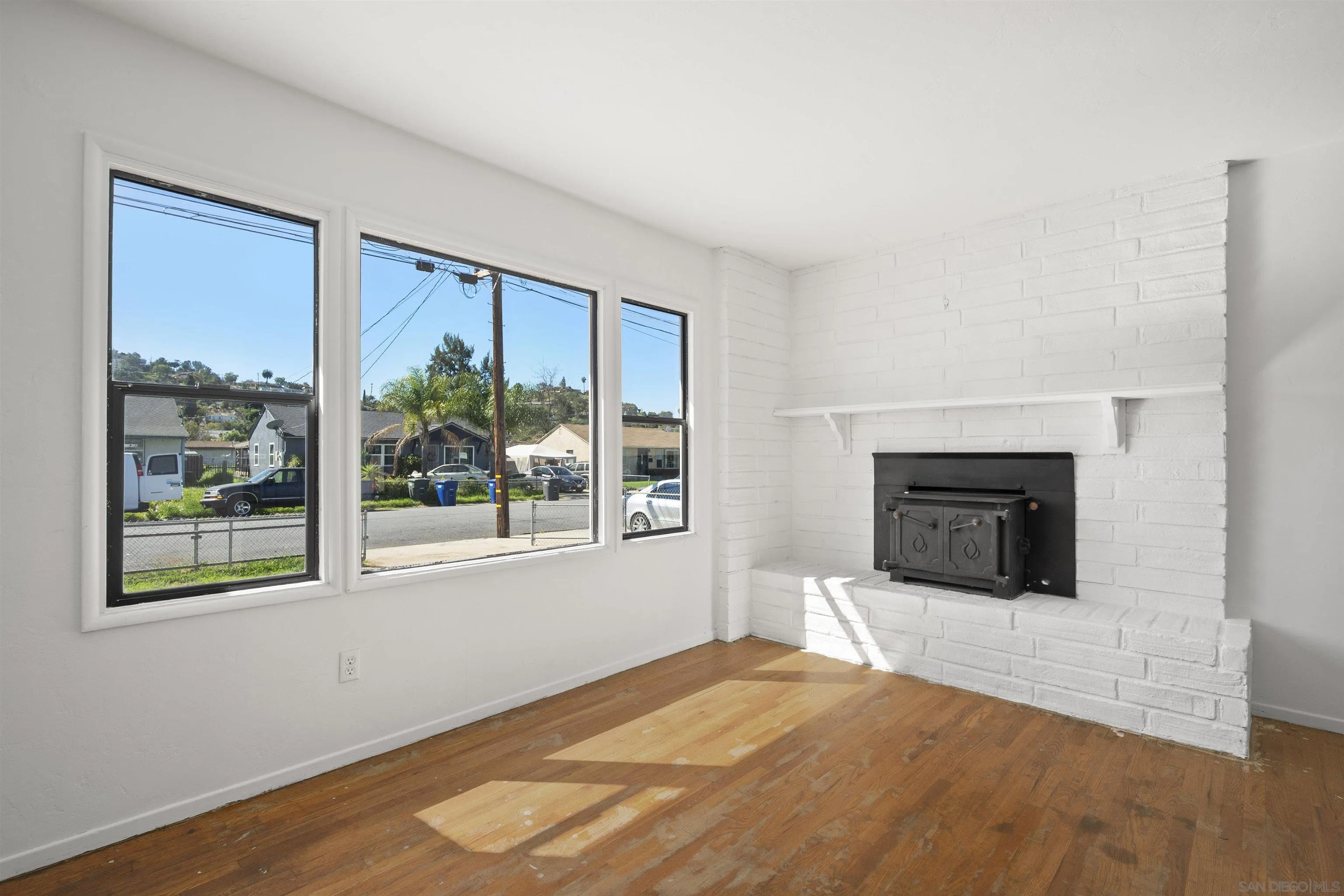 https://cdn.realtyfeed.com/cdn/127/260006164/6582dcf94b13d0fcbe9f98630f6573d5.webp