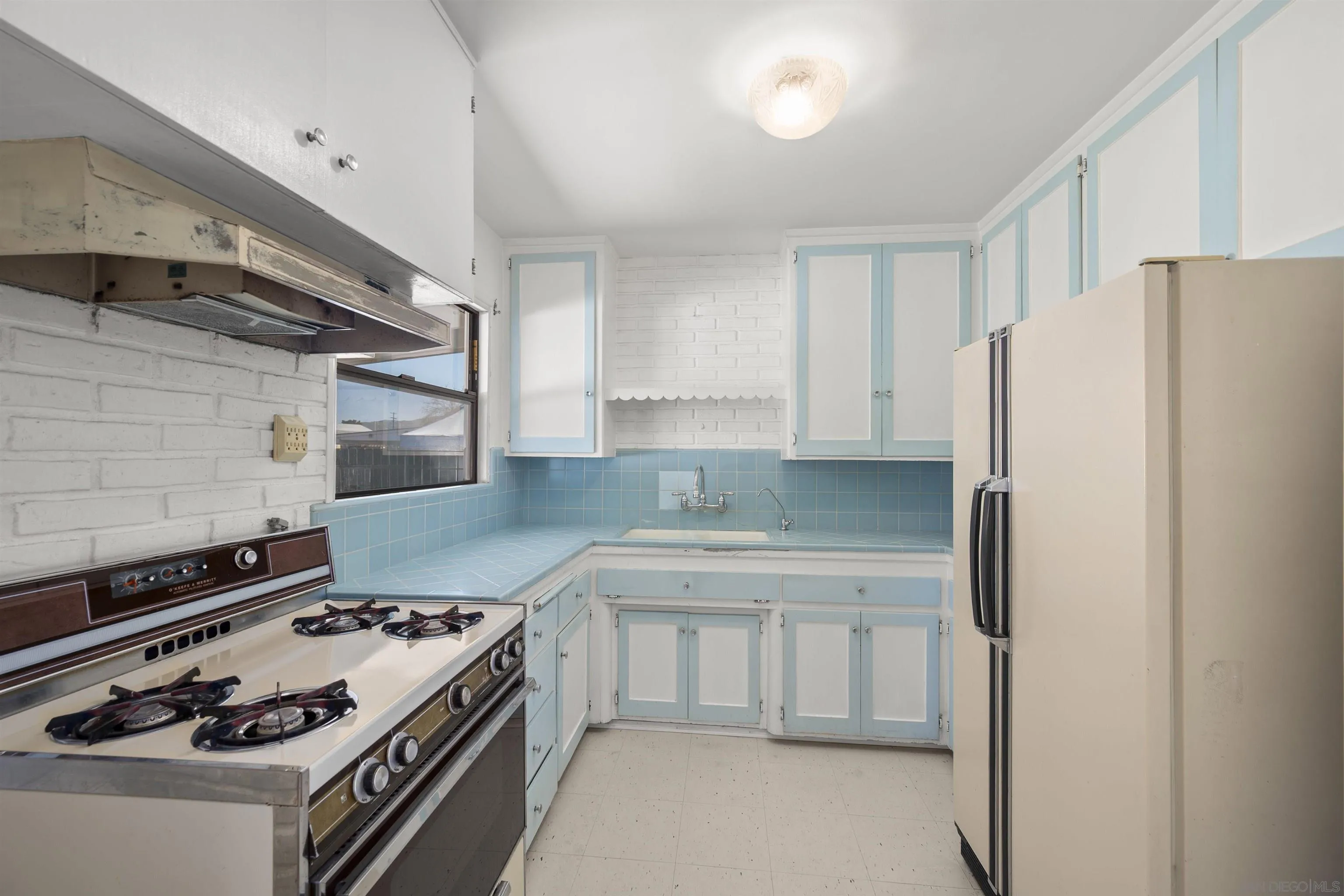 https://cdn.realtyfeed.com/cdn/127/260006164/d2f894b7151251798a53d93858c54f83.webp