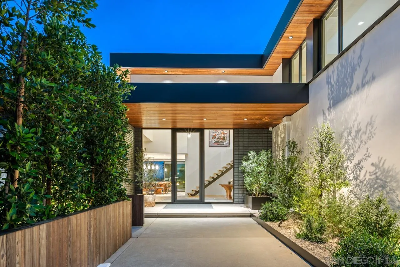 2727 Ocean Boulevard, Corona Del Mar, CA, 92625