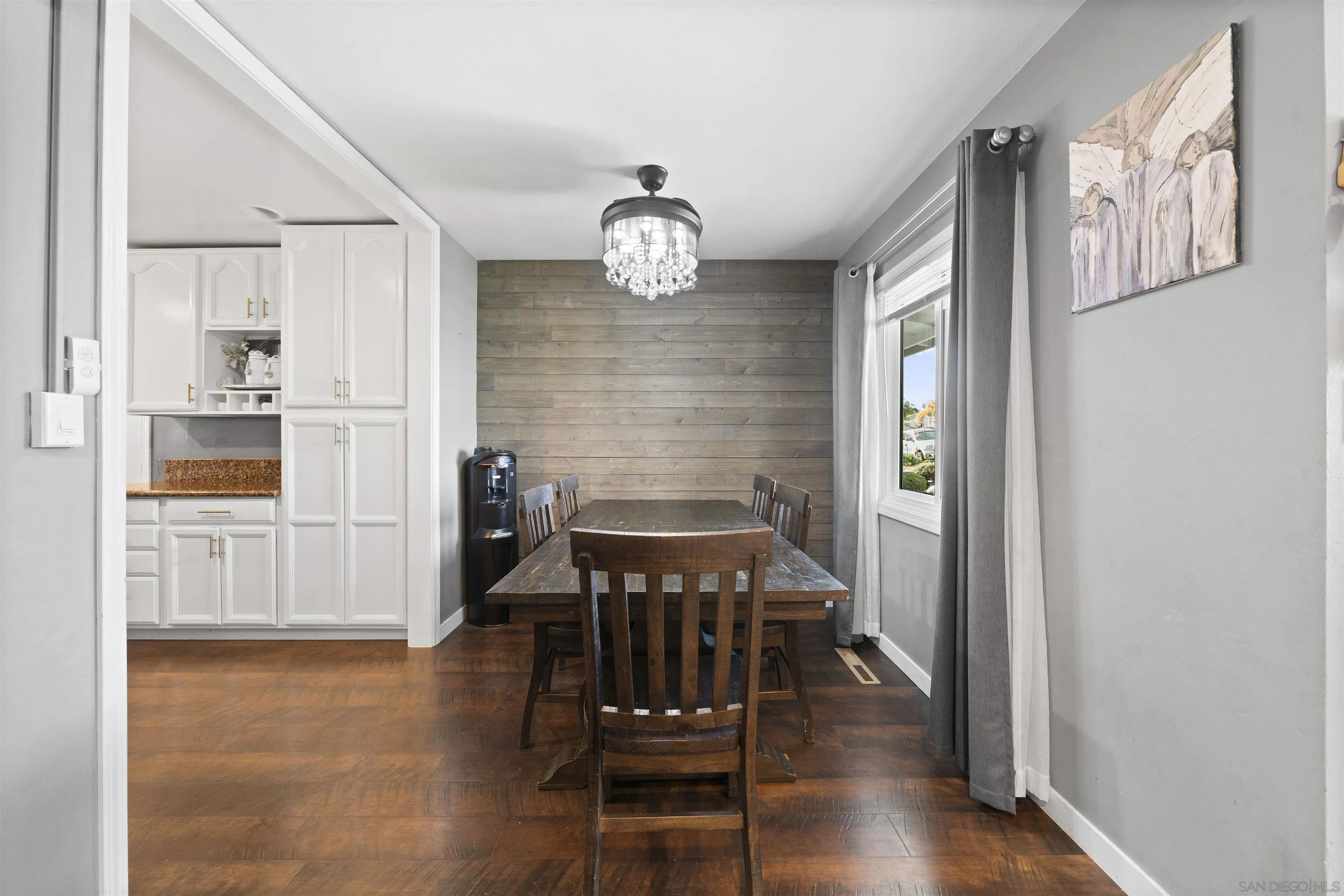 https://cdn.realtyfeed.com/cdn/127/260006179/01e613cc3c2559723d1fe33ff033e945.webp