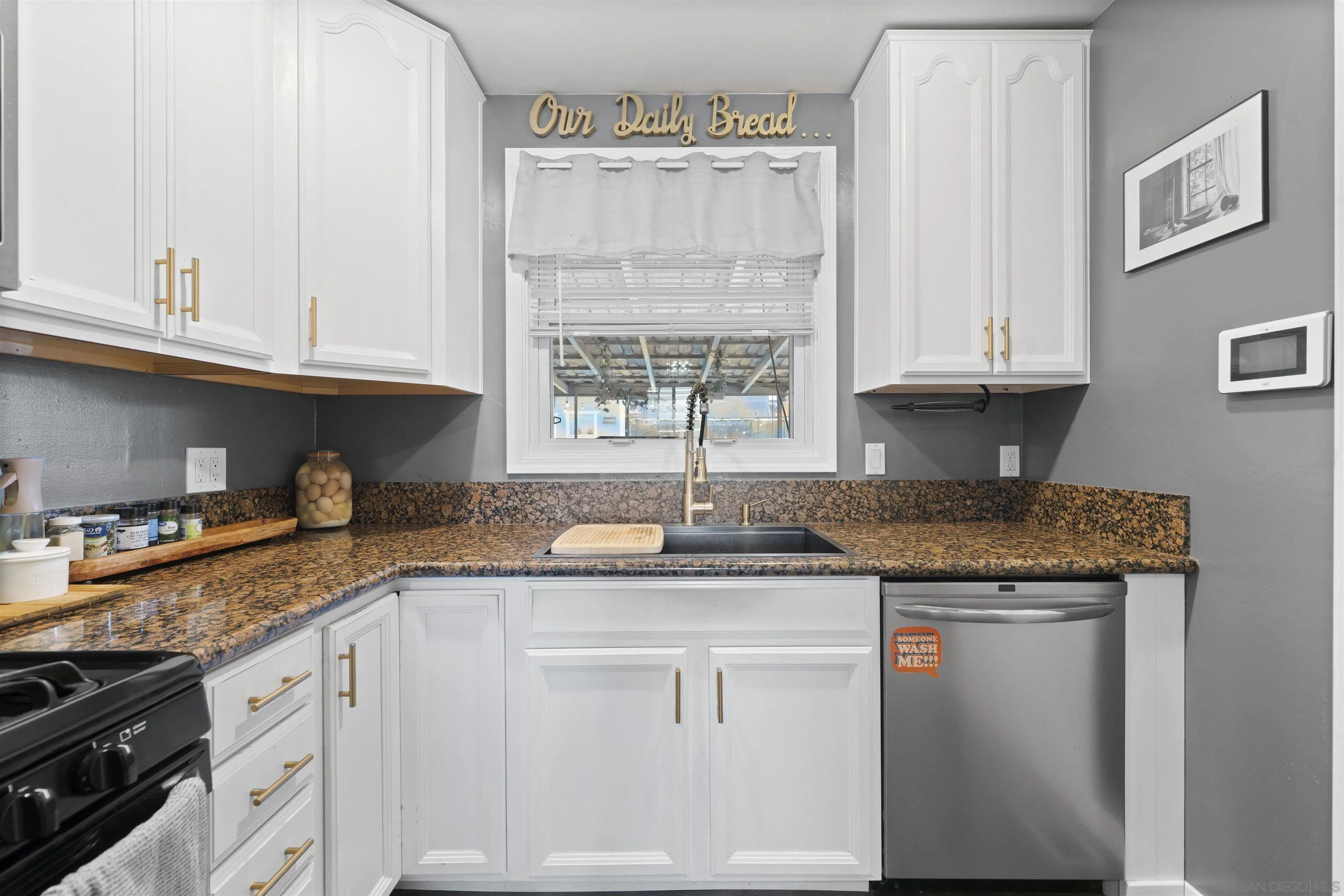 https://cdn.realtyfeed.com/cdn/127/260006179/19f3facc2624e574795d4468bc7df46e.webp