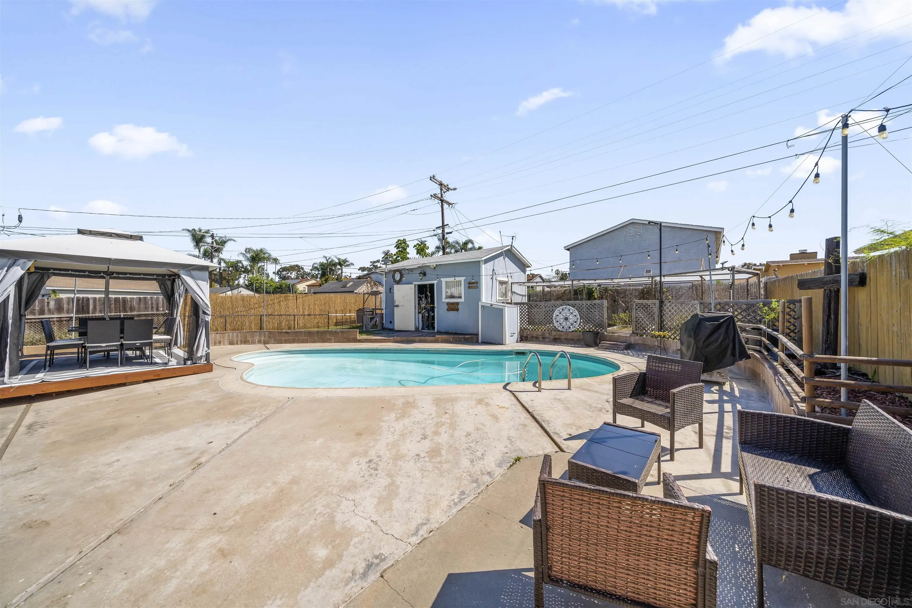 https://cdn.realtyfeed.com/cdn/127/260006179/795411b5f2a2f8f48ac82dd9eaa58137.webp