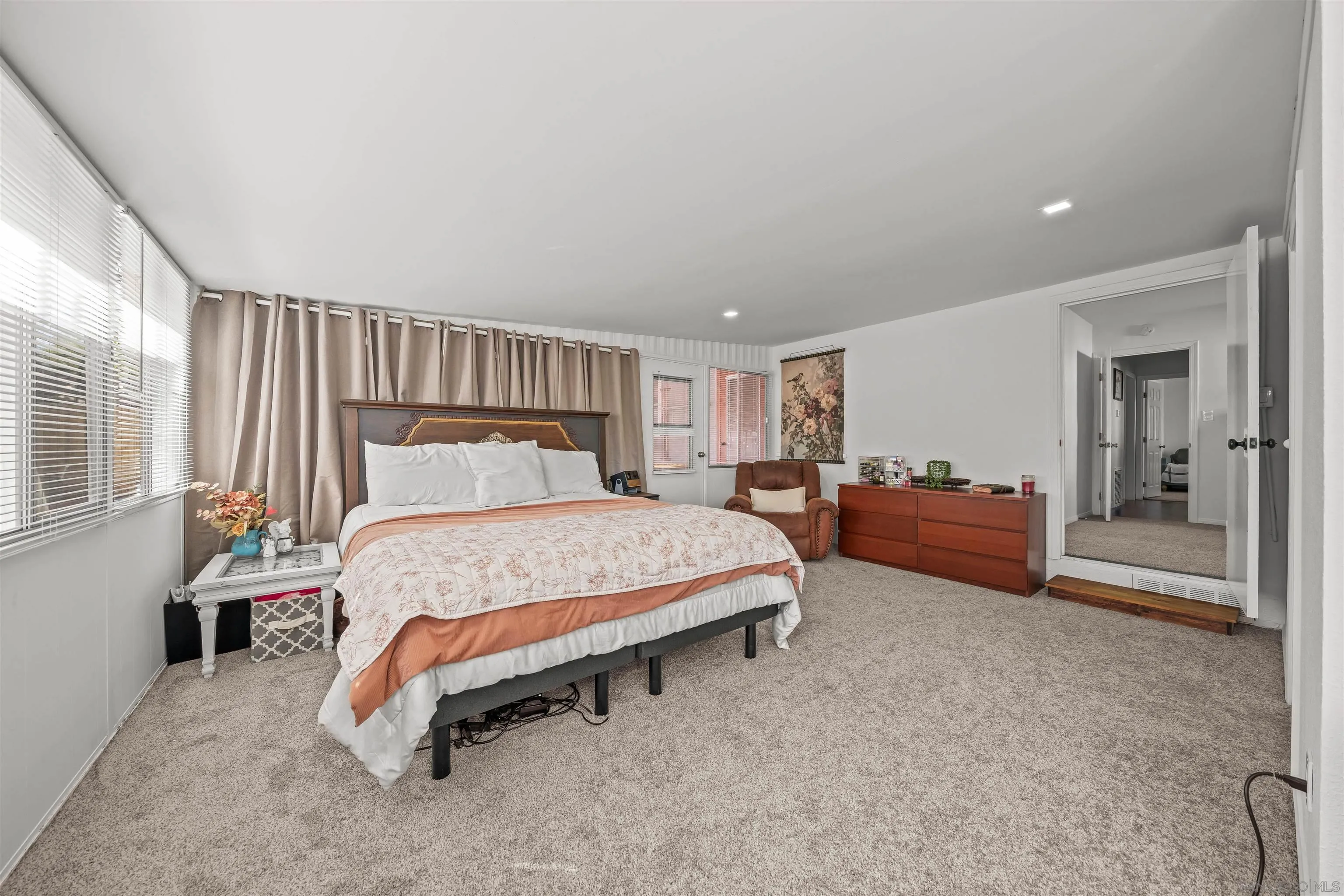 https://cdn.realtyfeed.com/cdn/127/260006179/a80b9d639ae607073f565fc197b8d3fe.webp