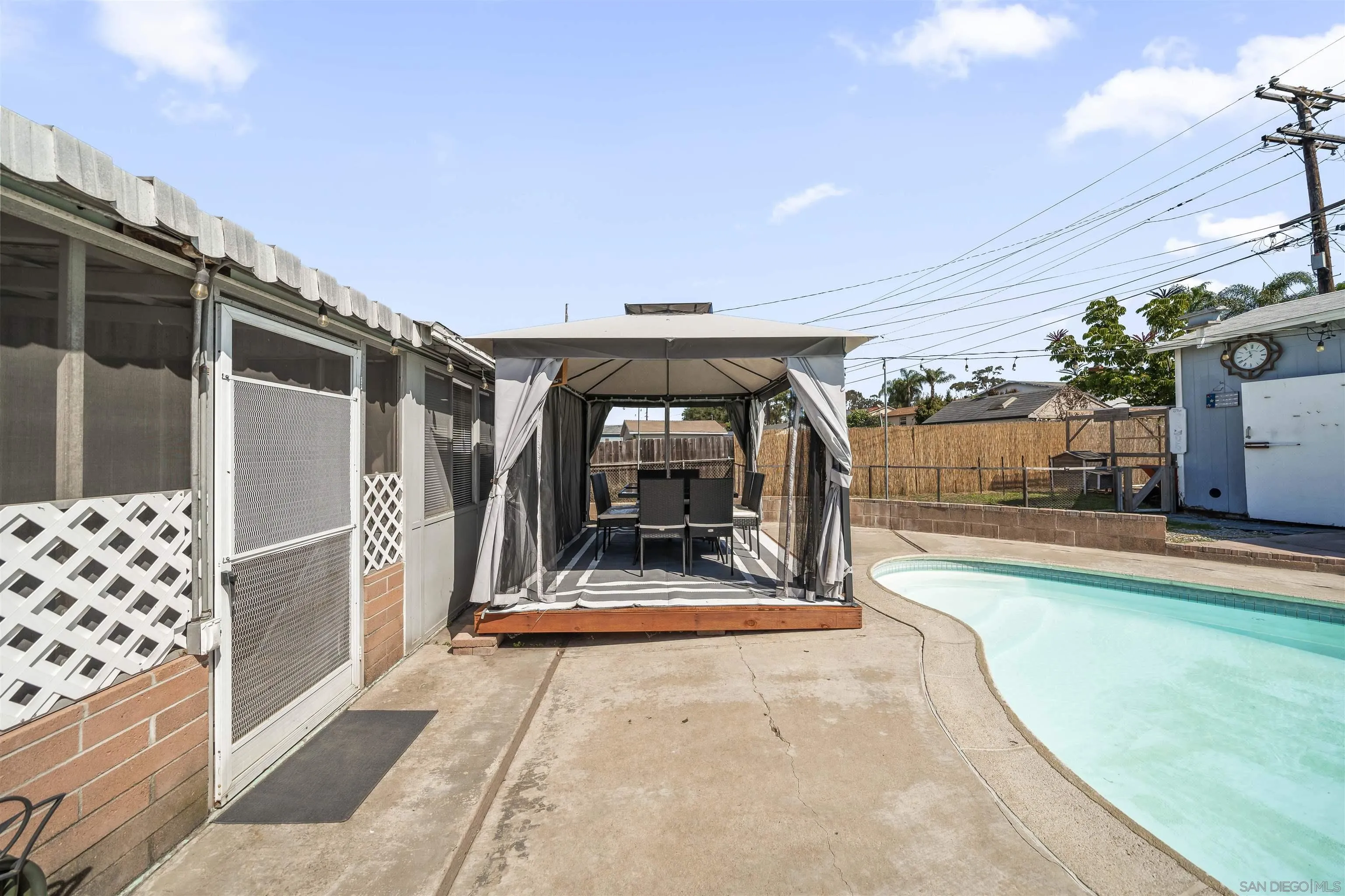 https://cdn.realtyfeed.com/cdn/127/260006179/fdea6b0a936f7e67a577256d514c23d4.webp