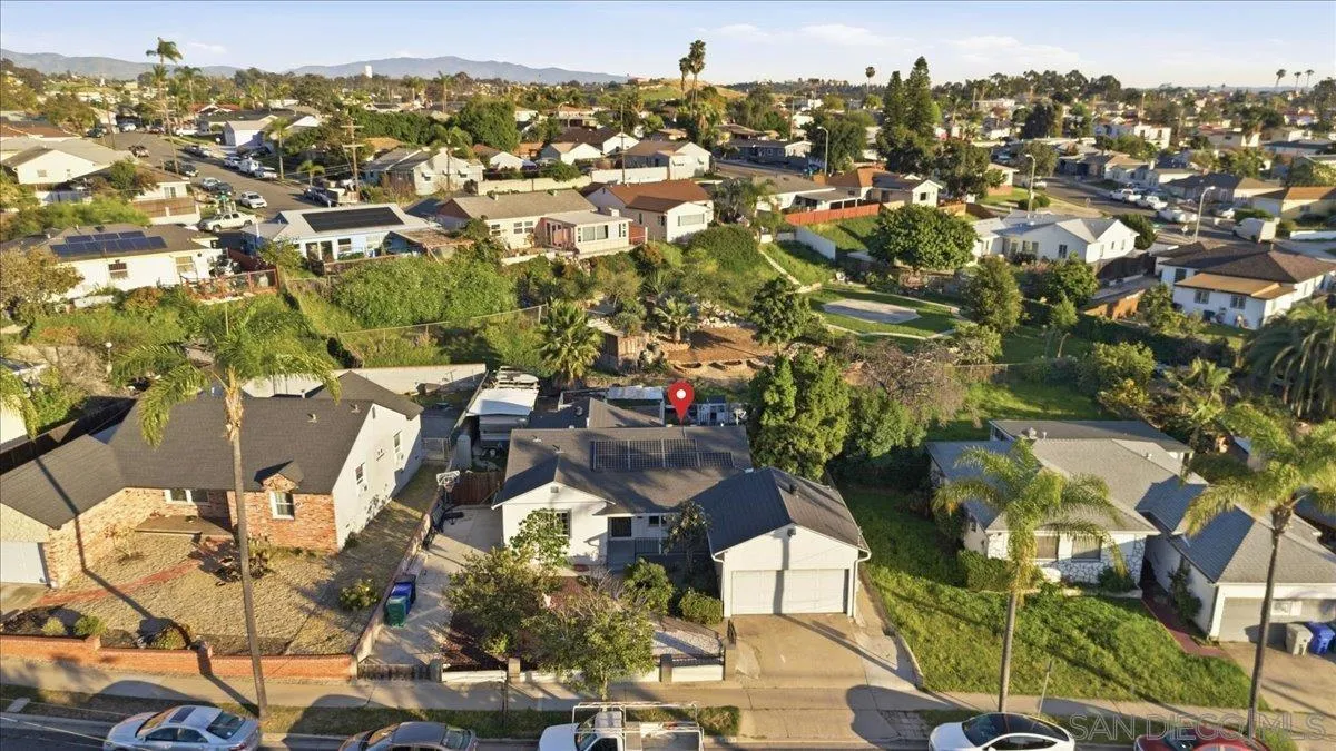 https://cdn.realtyfeed.com/cdn/127/260006180/827546542b1f5fb3f8dd3555aff6b0fa.webp
