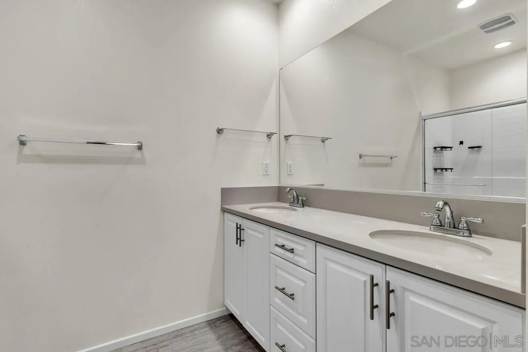 Photo #12: 260006185 Listing: Photo #12