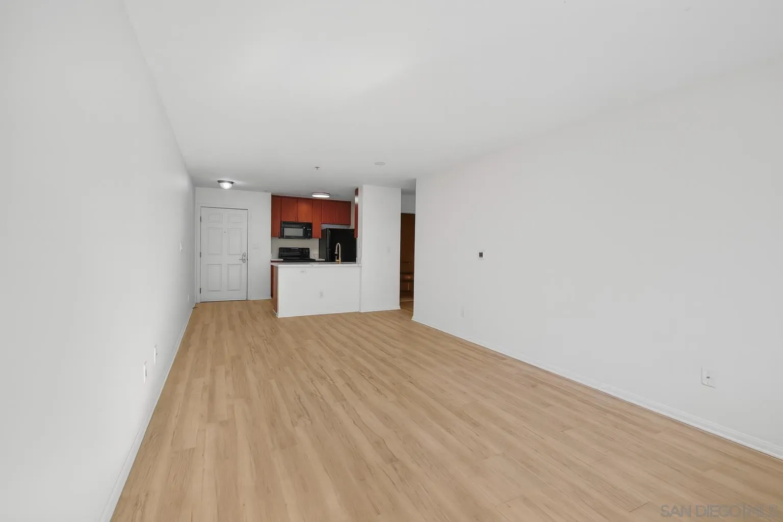 https://cdn.realtyfeed.com/cdn/127/260006198/d4b9553f21b1ccaef5891242ada5e09b.webp