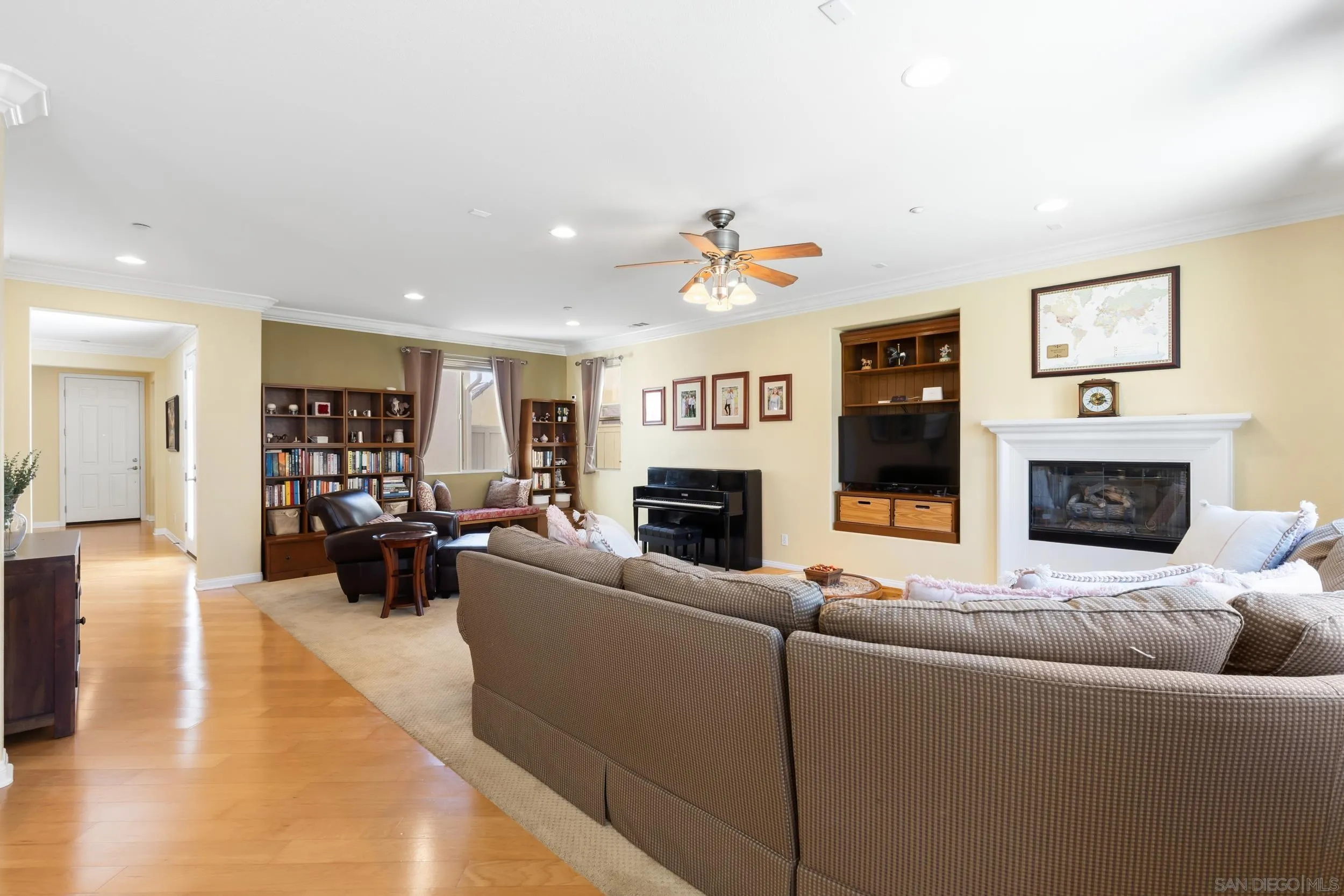 https://cdn.realtyfeed.com/cdn/127/260006204/5ec37e968ce64e6154f39db98222f5b0.webp