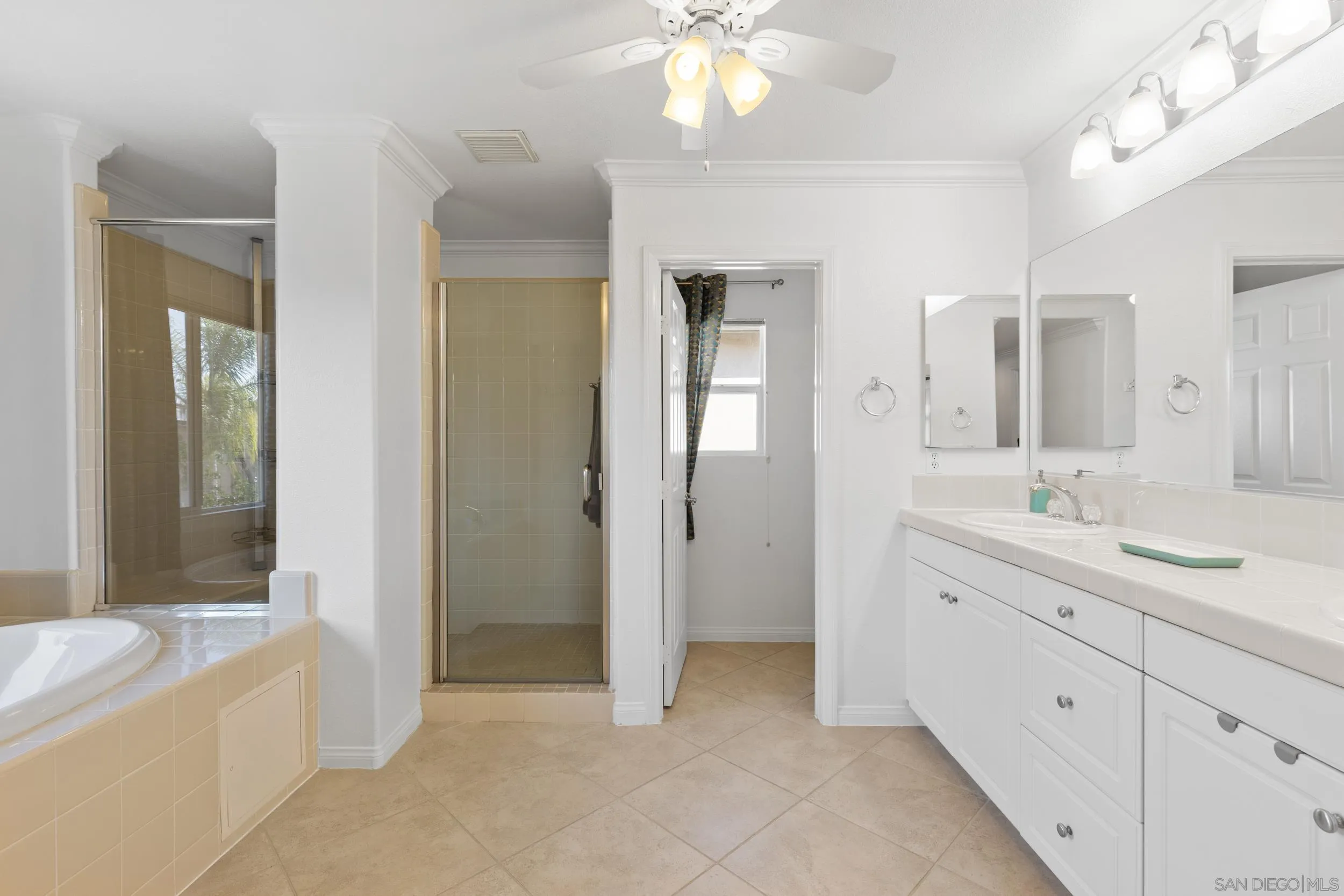 https://cdn.realtyfeed.com/cdn/127/260006204/88c9b3c082f24eb76b388c958e02fd8f.webp