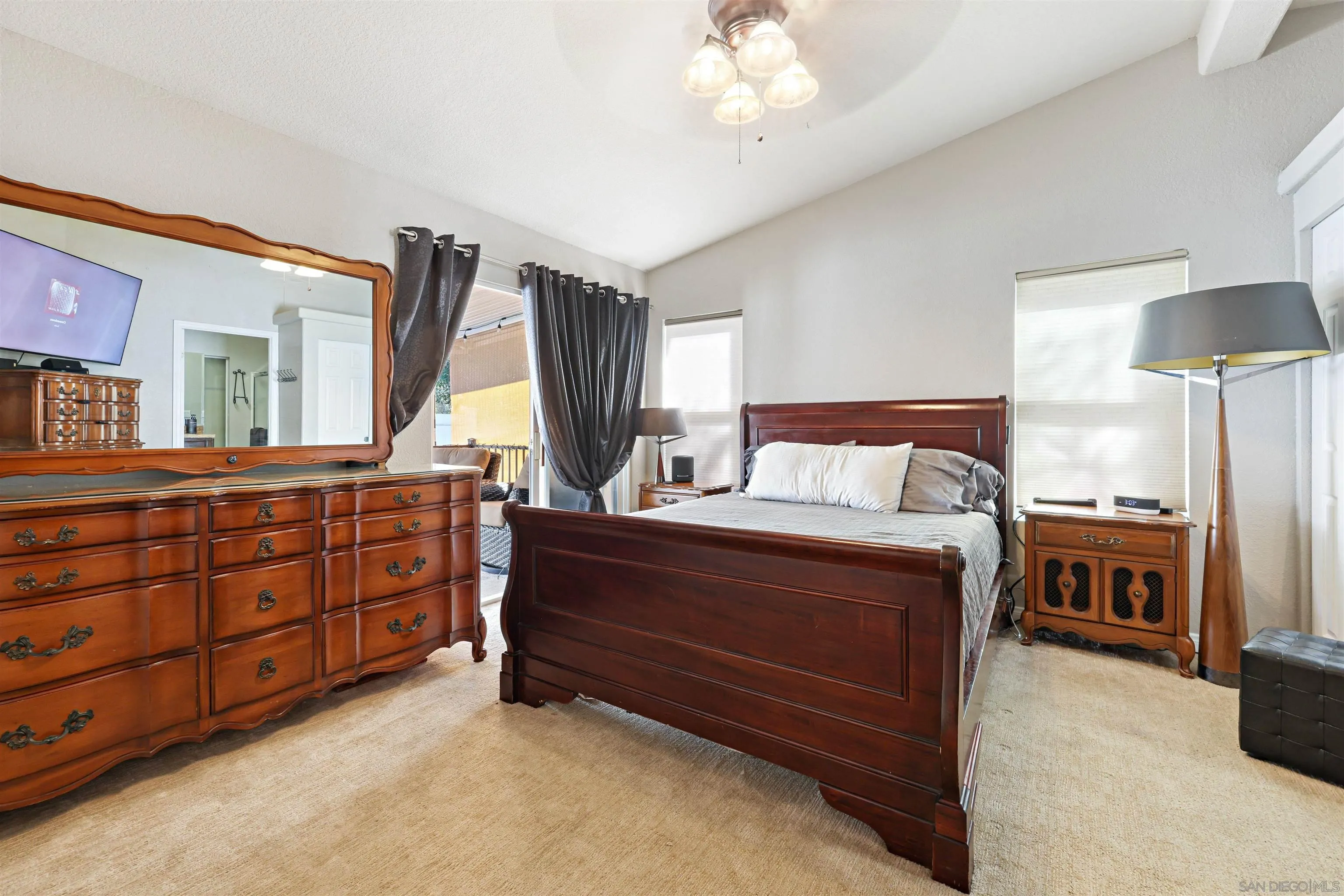 https://cdn.realtyfeed.com/cdn/127/260006208/1c237d76c161289b28b4480b43c42e81.webp