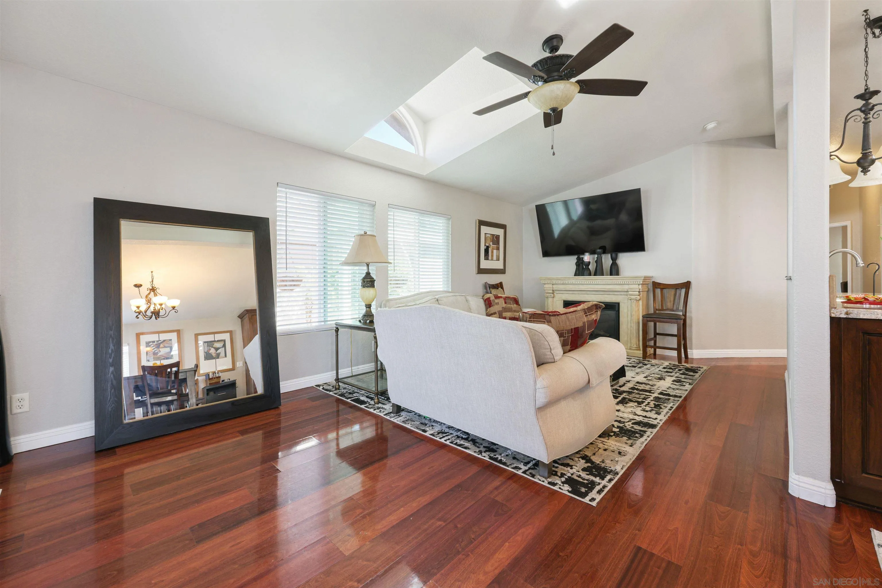 https://cdn.realtyfeed.com/cdn/127/260006208/45b7c6bad2a492c86da8a62d604064b9.webp