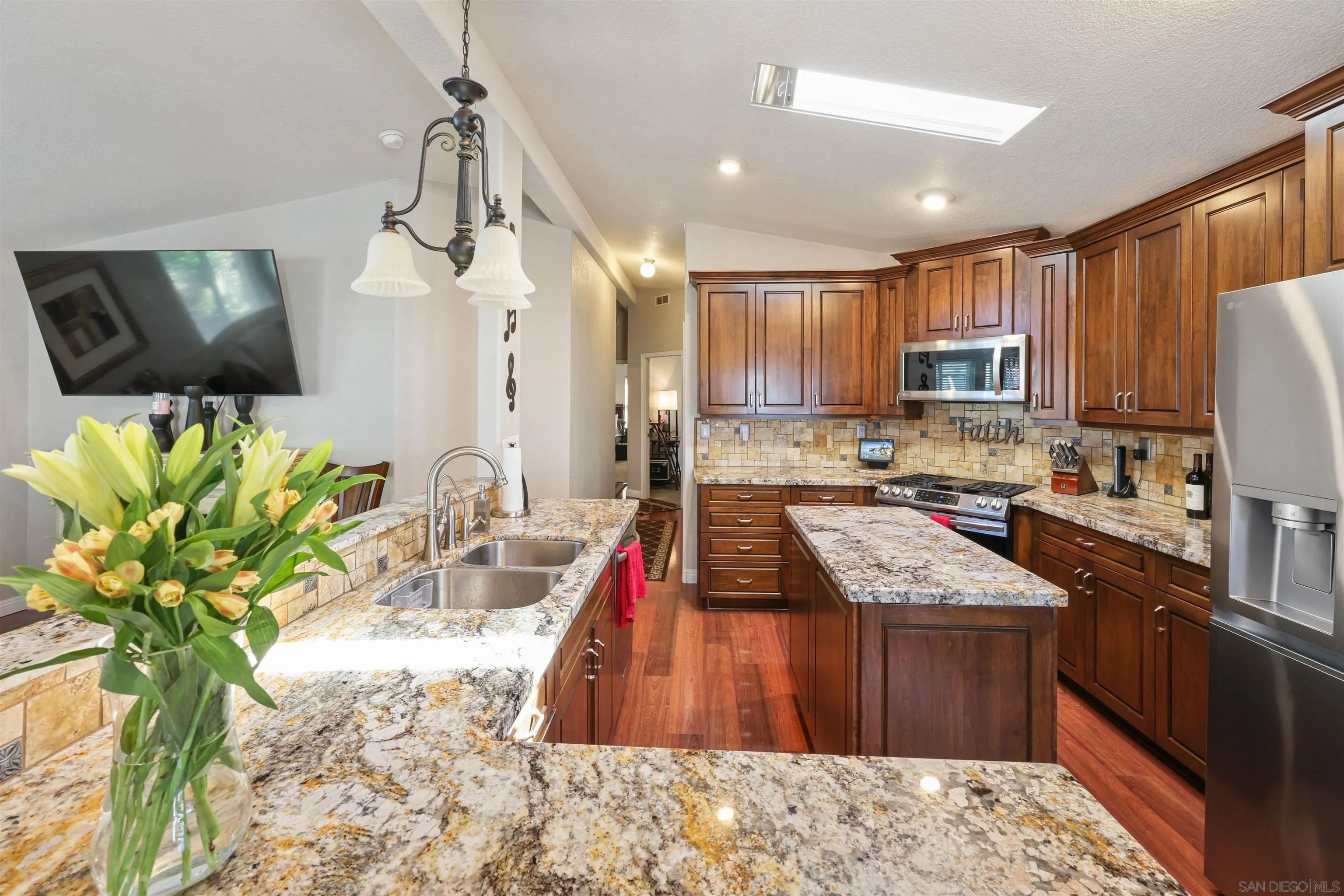 https://cdn.realtyfeed.com/cdn/127/260006208/5b5b085ee6ff65f1382d83560f06c988.webp