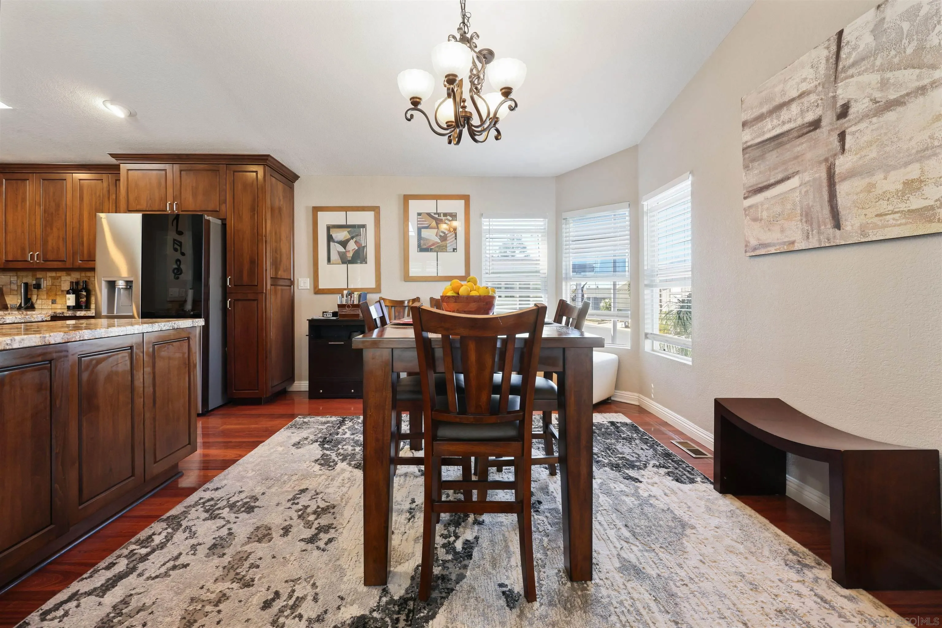 https://cdn.realtyfeed.com/cdn/127/260006208/d8e5bf34cf3b80379bb17ce20b5a158f.webp