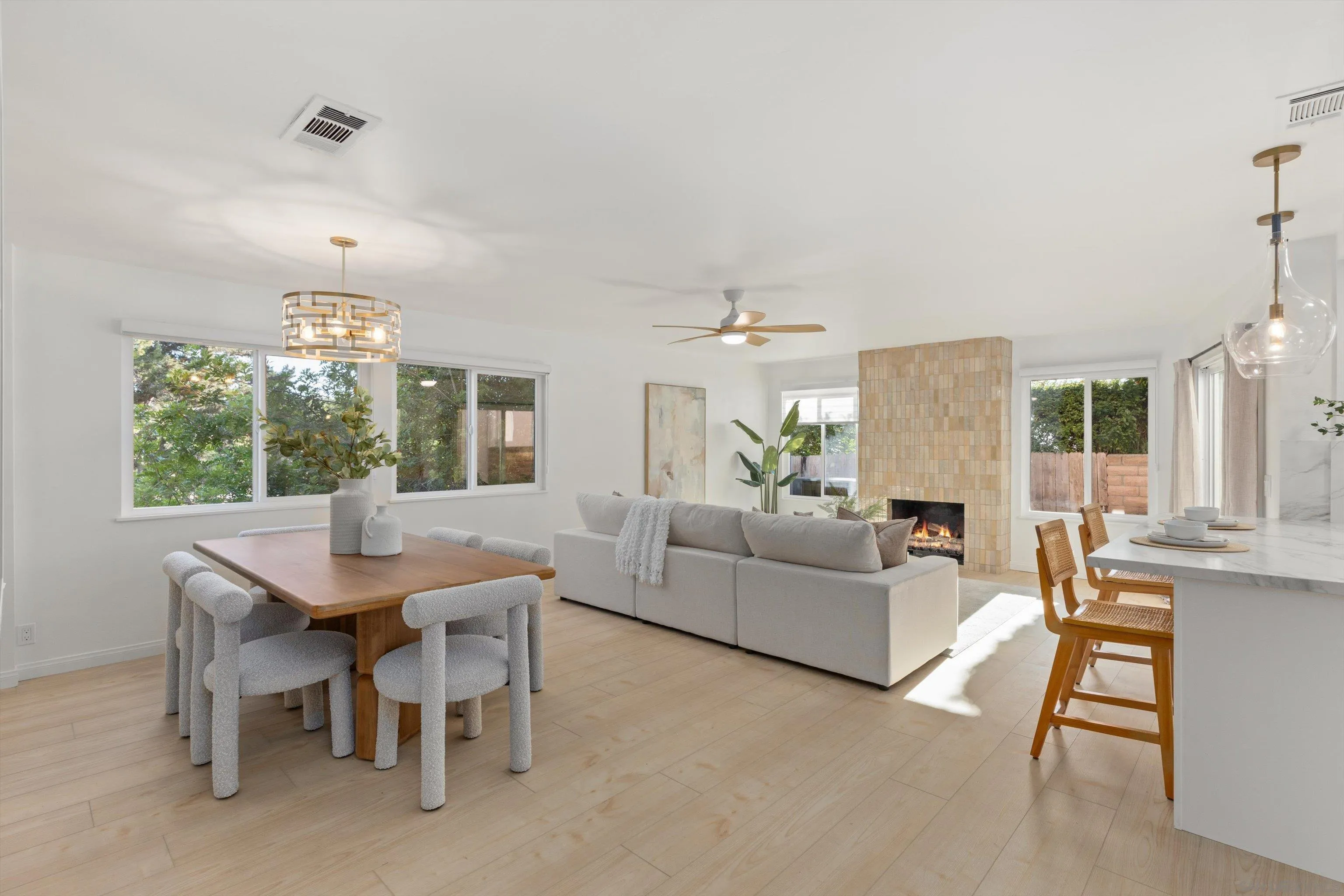 Photo #2: 260006214 Listing: Photo #2