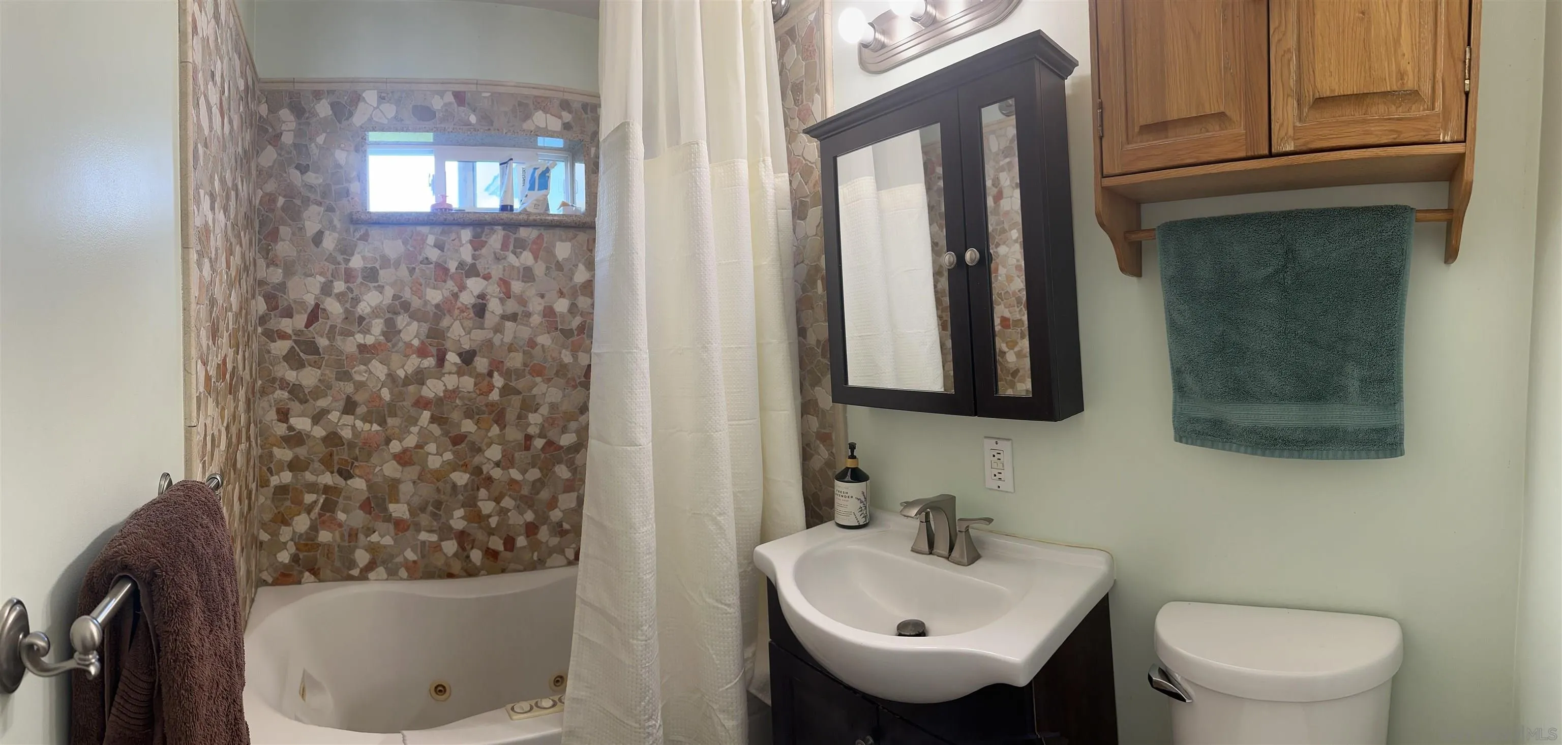 https://cdn.realtyfeed.com/cdn/127/260006224/1c7d9a25abd3ee611b331e37b7d8967c.webp
