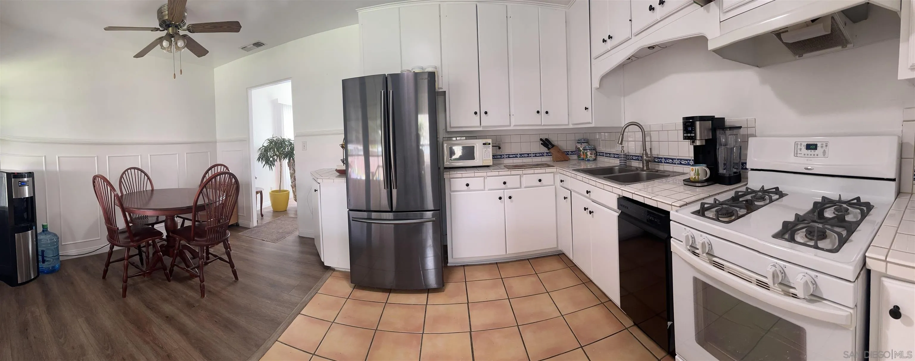 https://cdn.realtyfeed.com/cdn/127/260006224/56e9c2d68f021eb31912f25907ef0227.webp