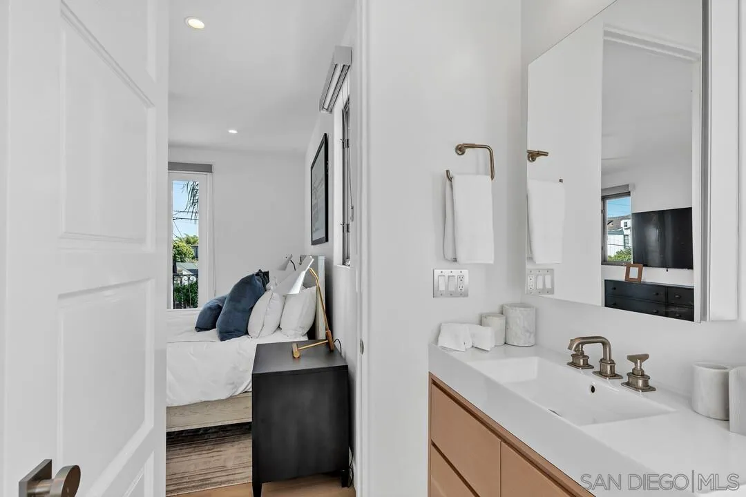 120 Carob Way, Coronado, CA, 92118