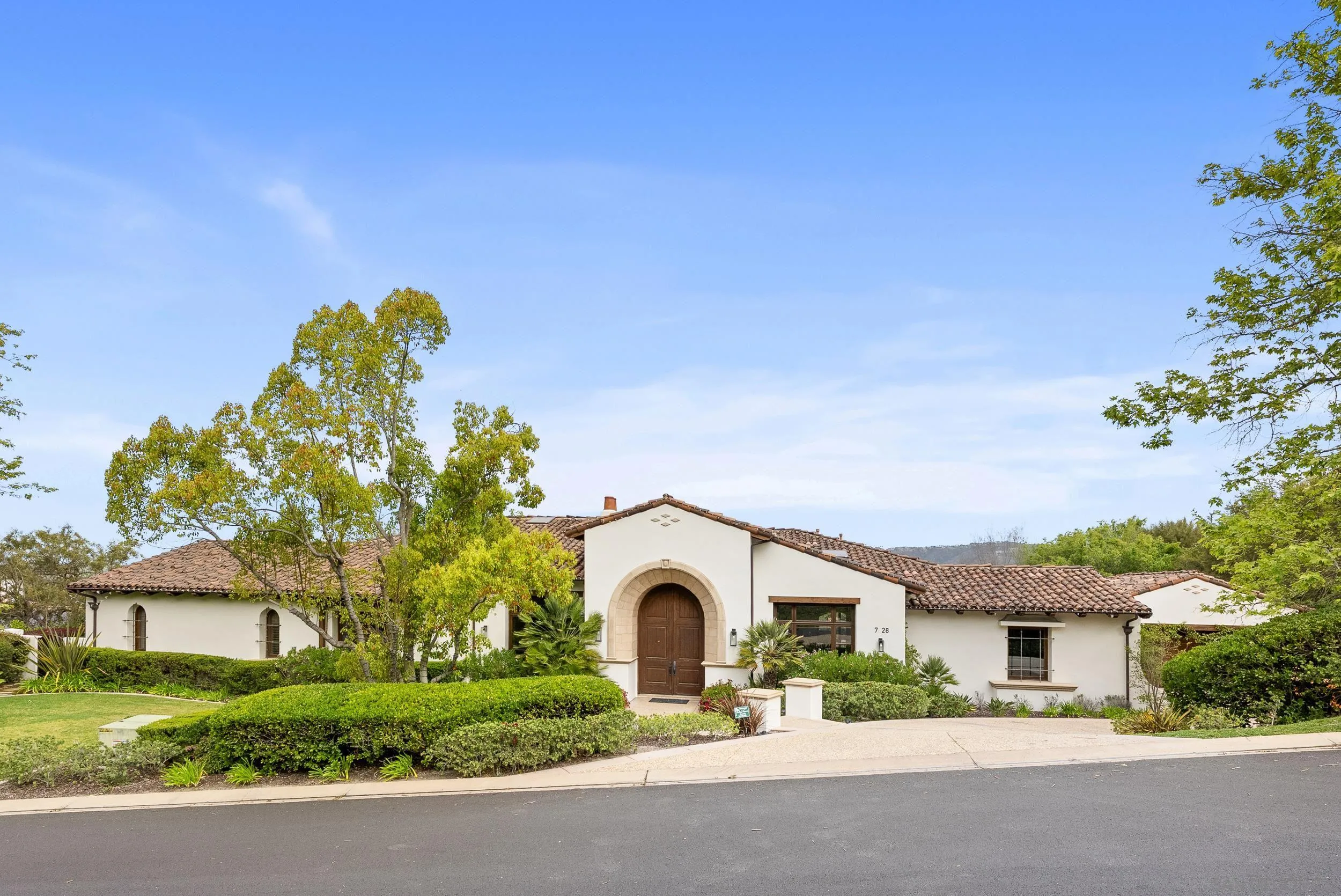 https://cdn.realtyfeed.com/cdn/127/260006229/18c65b4f2e6fdaf7274c00674fd542df.webp