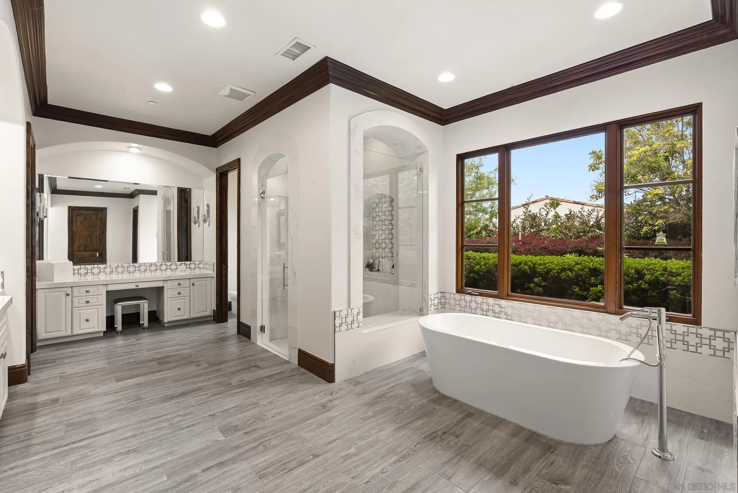 https://cdn.realtyfeed.com/cdn/127/260006229/1bb529f6d2064e97d14bca0c5e53c817.webp