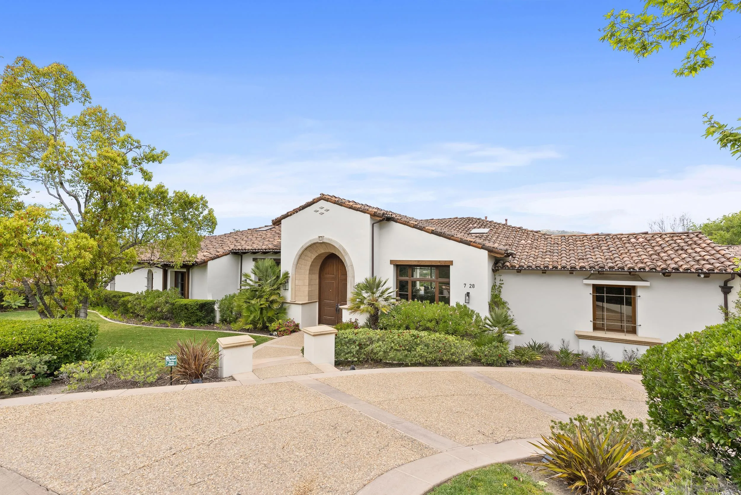 https://cdn.realtyfeed.com/cdn/127/260006229/3eb57f36ea3cd83efbc420c100853413.webp