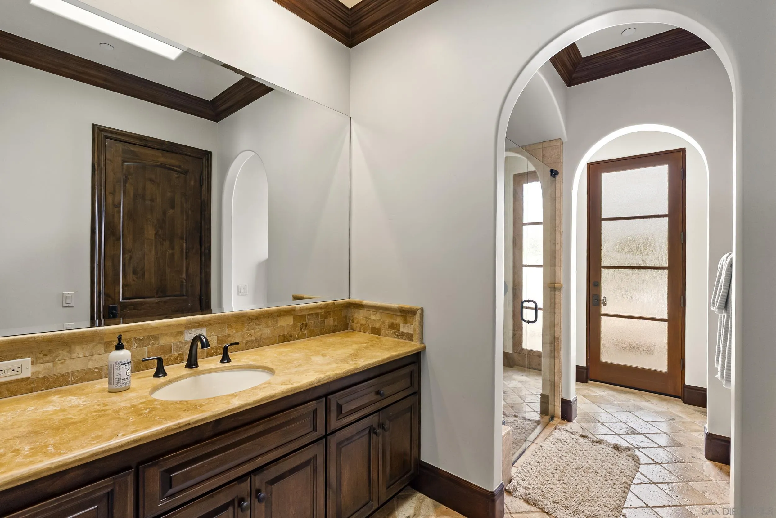 https://cdn.realtyfeed.com/cdn/127/260006229/409ad9068e5b97b6245844fa7e35d37b.webp