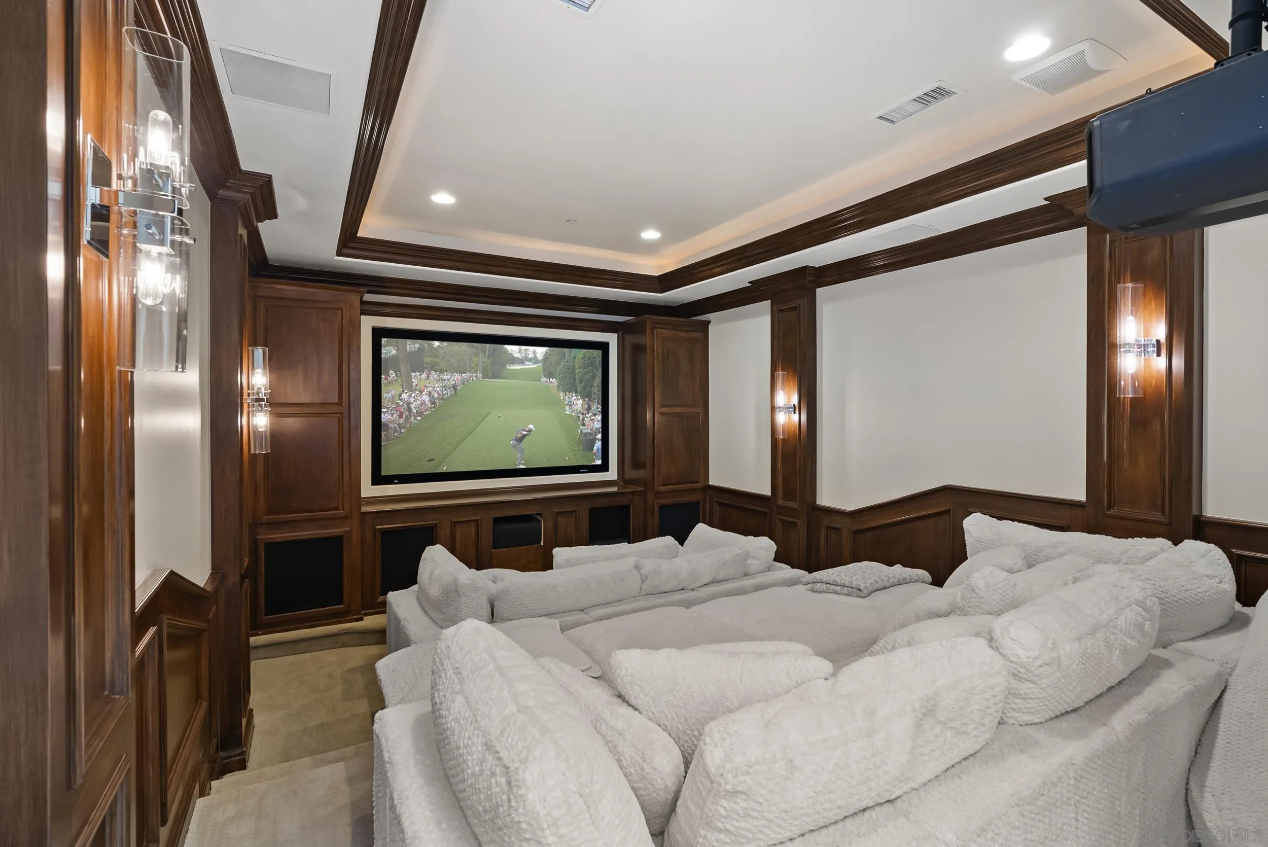 https://cdn.realtyfeed.com/cdn/127/260006229/478124824d59d5687b0cb86086d7d5c0.webp