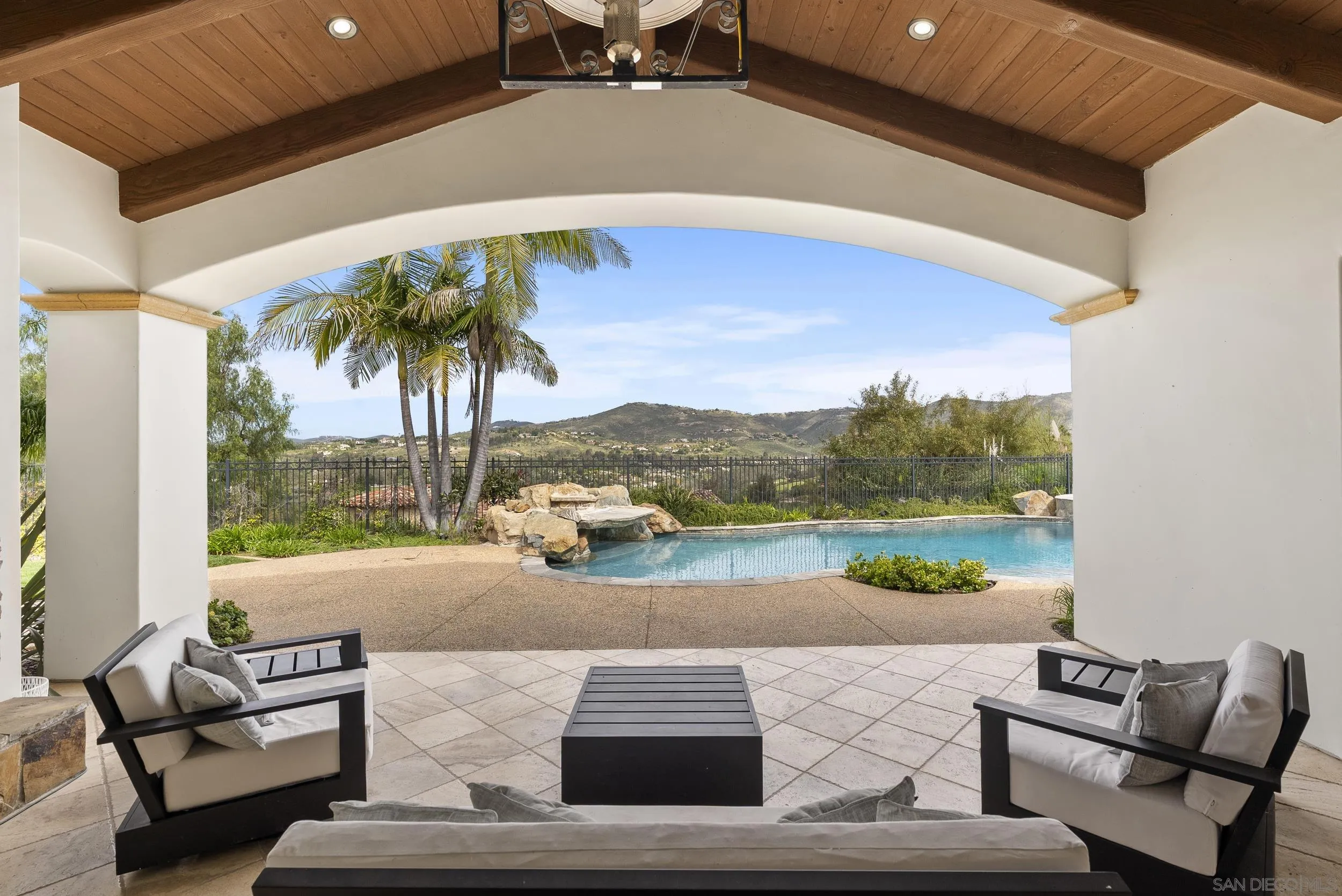 https://cdn.realtyfeed.com/cdn/127/260006229/6eed51d06d175208af0caa93f22ad033.webp