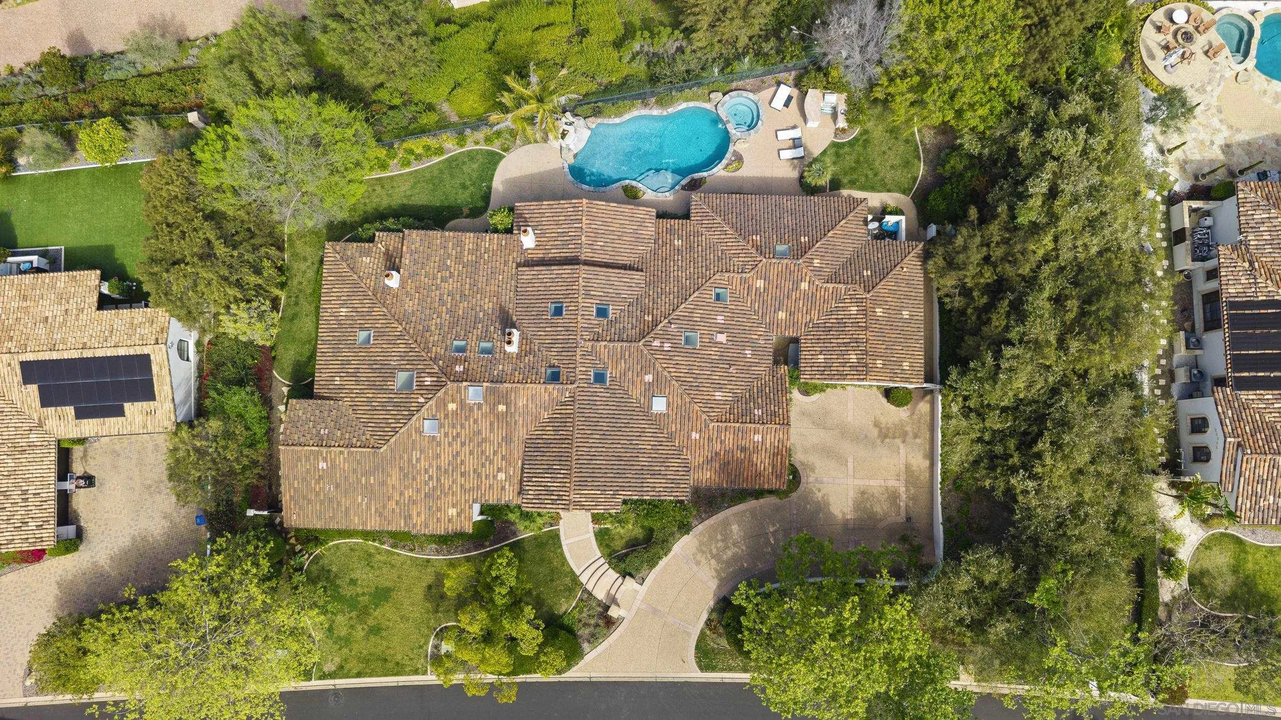 https://cdn.realtyfeed.com/cdn/127/260006229/837b1f5203e49af1293e439b0ca8780c.webp