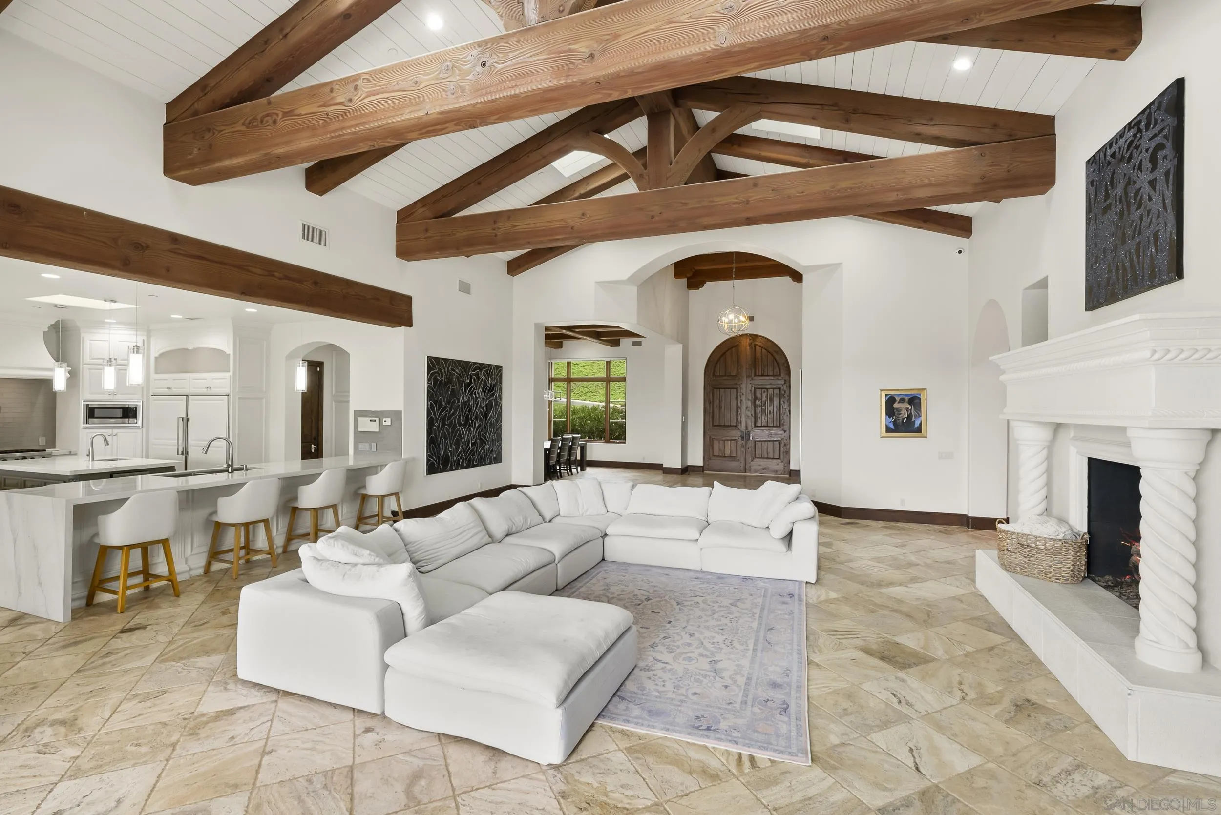 https://cdn.realtyfeed.com/cdn/127/260006229/8fd0031b89353deee2918dab10fc1bf9.webp