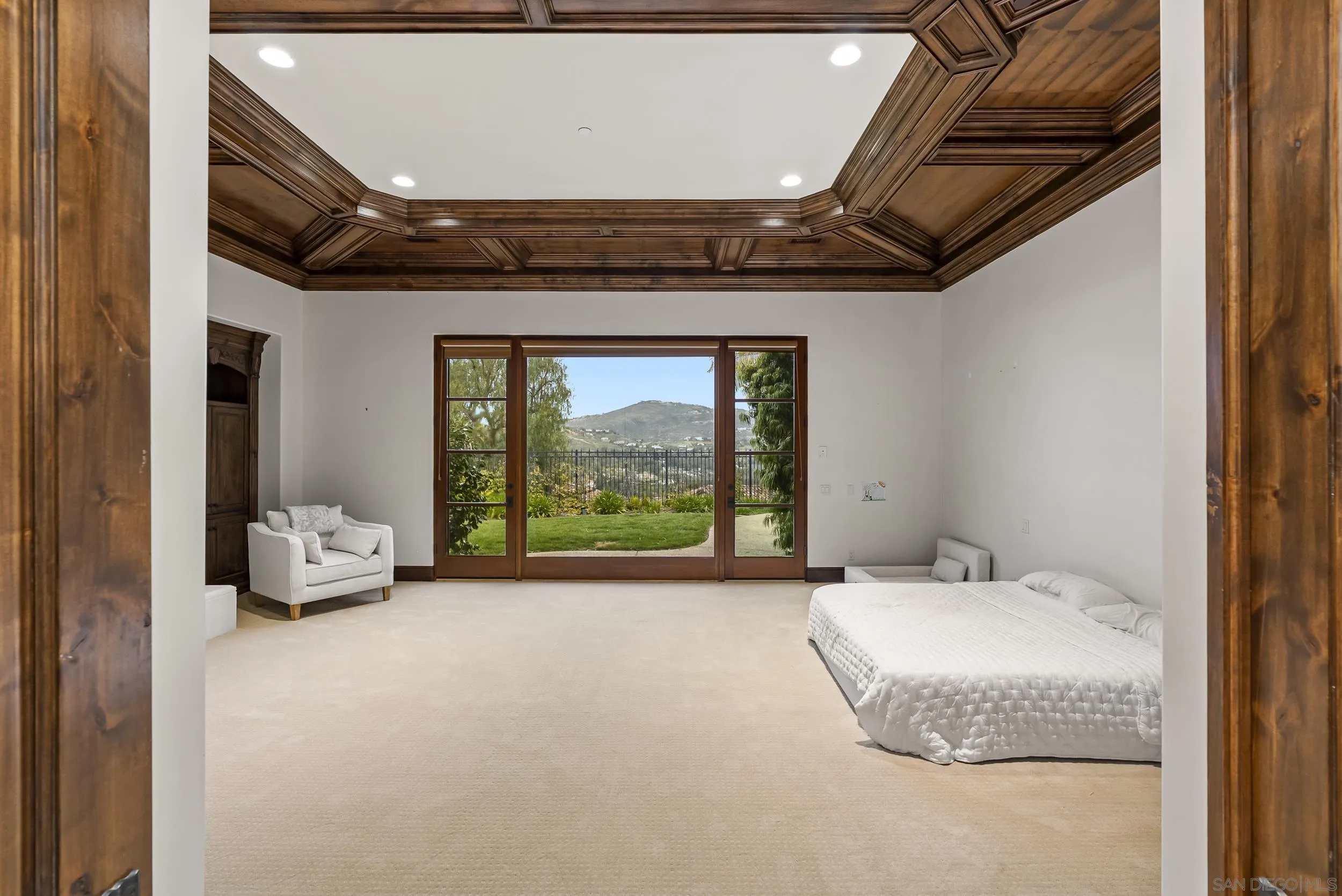 https://cdn.realtyfeed.com/cdn/127/260006229/aa75bd3966ceeb07f5d150109d734d5c.webp
