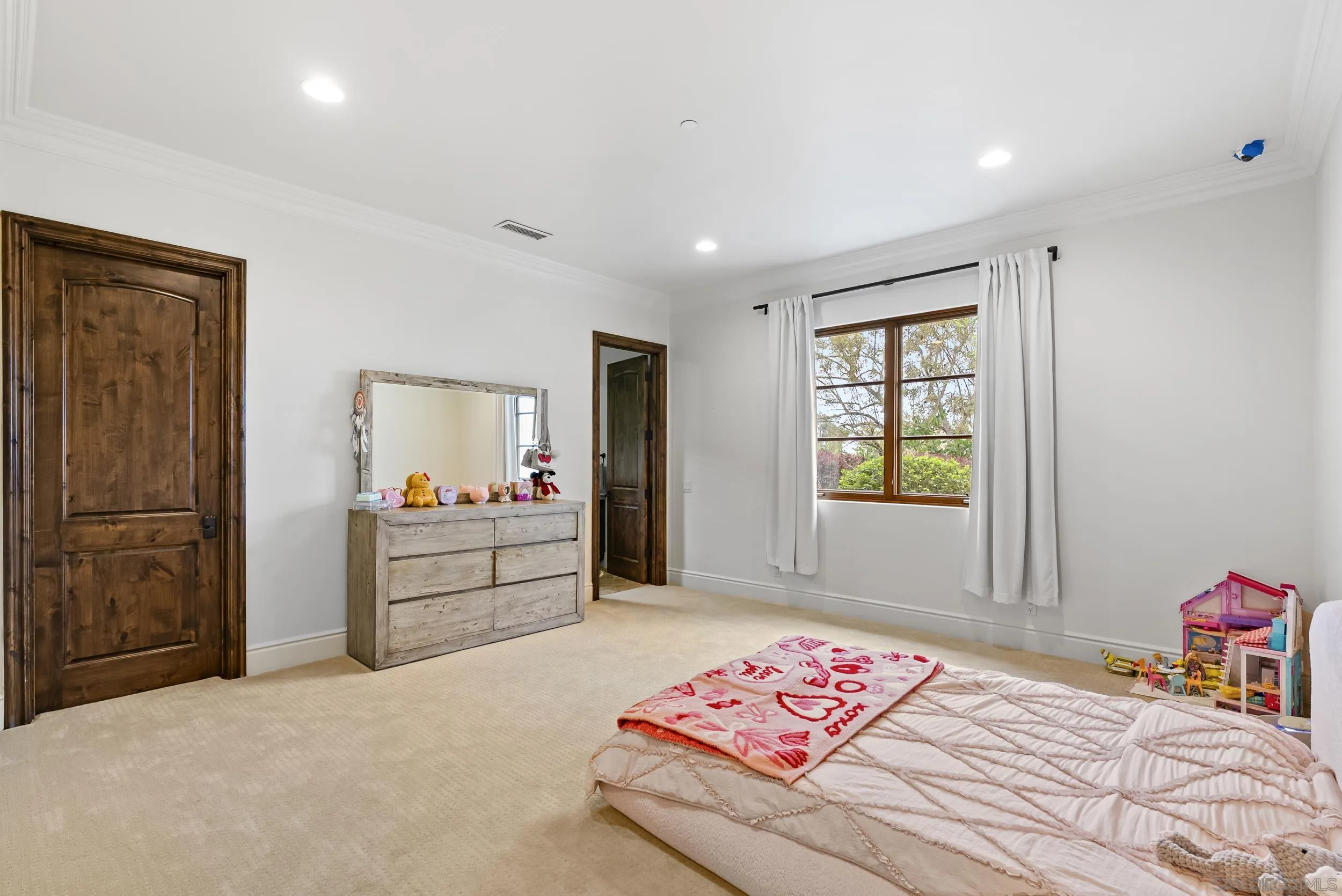 https://cdn.realtyfeed.com/cdn/127/260006229/b59913bfb7dc9fd1a75ef836cf91f1fe.webp