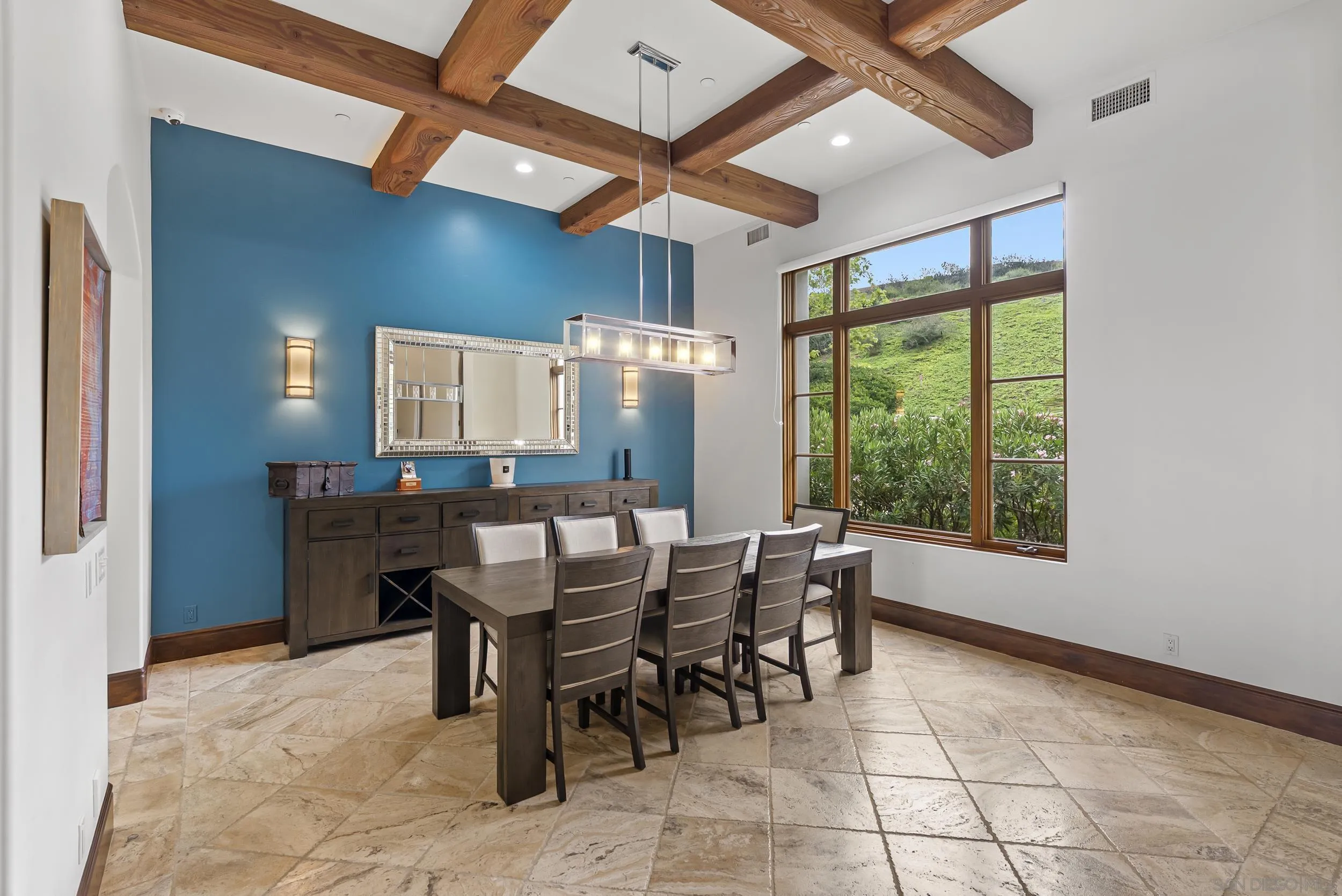 https://cdn.realtyfeed.com/cdn/127/260006229/c4e7fa261a1ab0c5ef75c1e1c1ed4f7a.webp