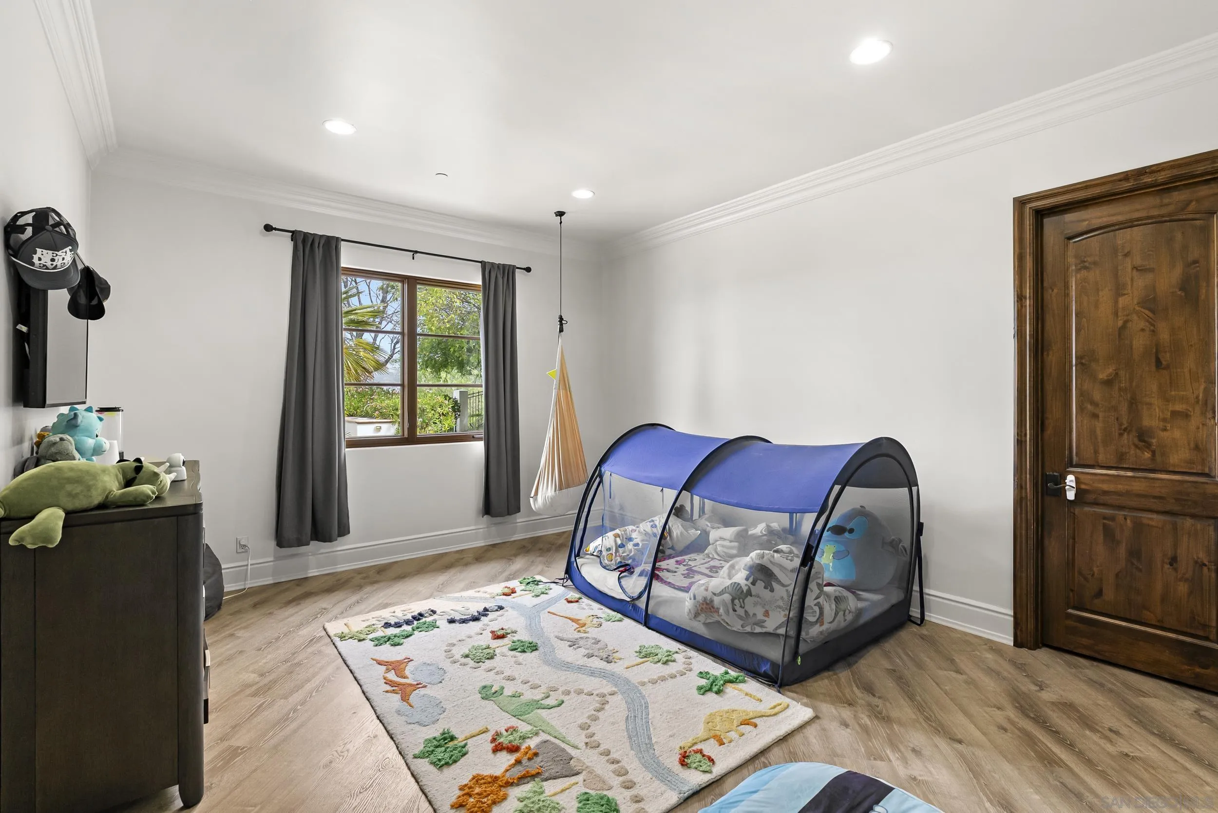 https://cdn.realtyfeed.com/cdn/127/260006229/d346054196d592a8921feee0604f64f3.webp