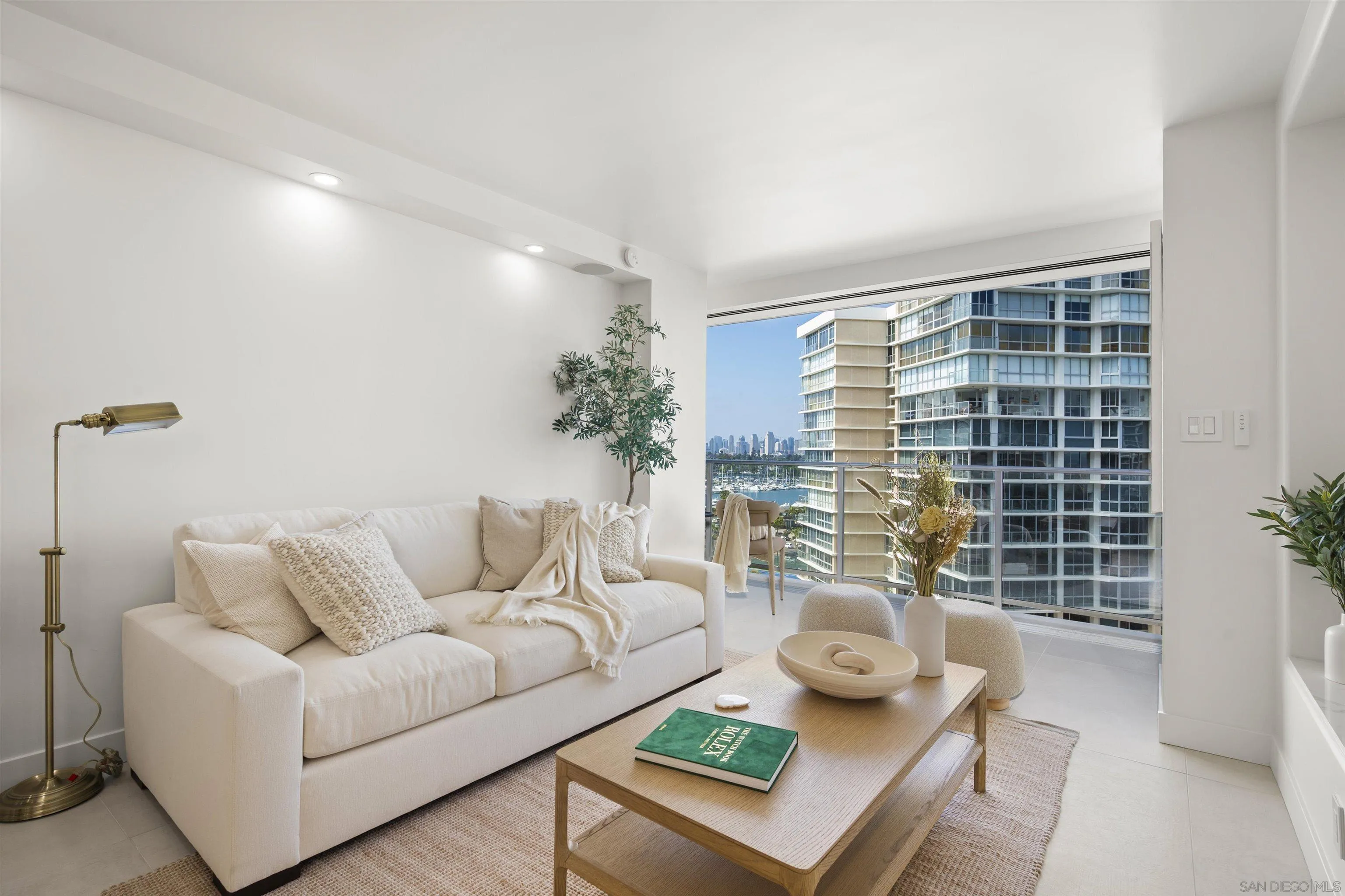 https://cdn.realtyfeed.com/cdn/127/260006230/764e6d9cc18eaaf4e2b52362c8f90fa8.webp