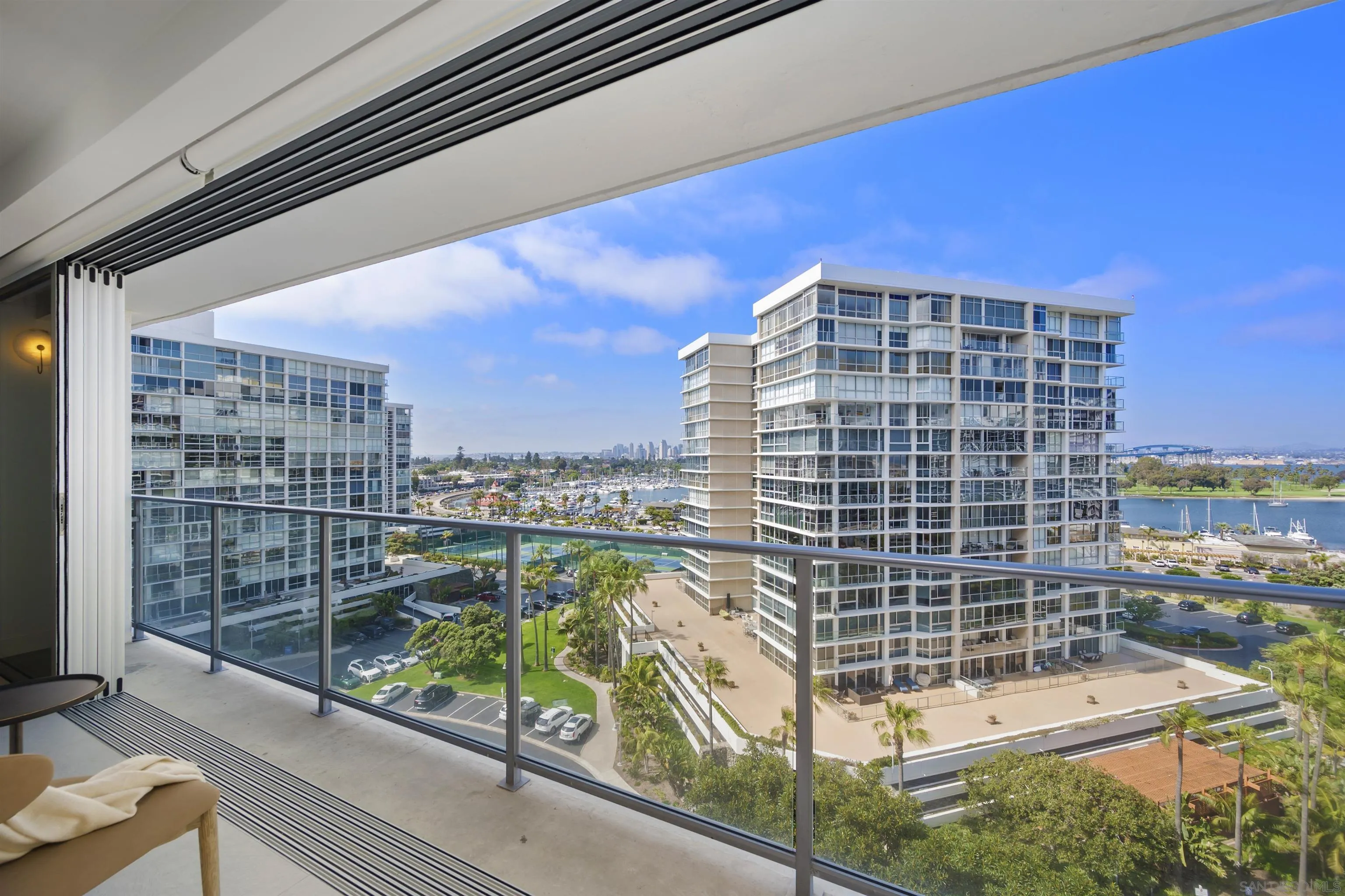https://cdn.realtyfeed.com/cdn/127/260006230/f9cdfad23a3a6e17d189358155fe235a.webp