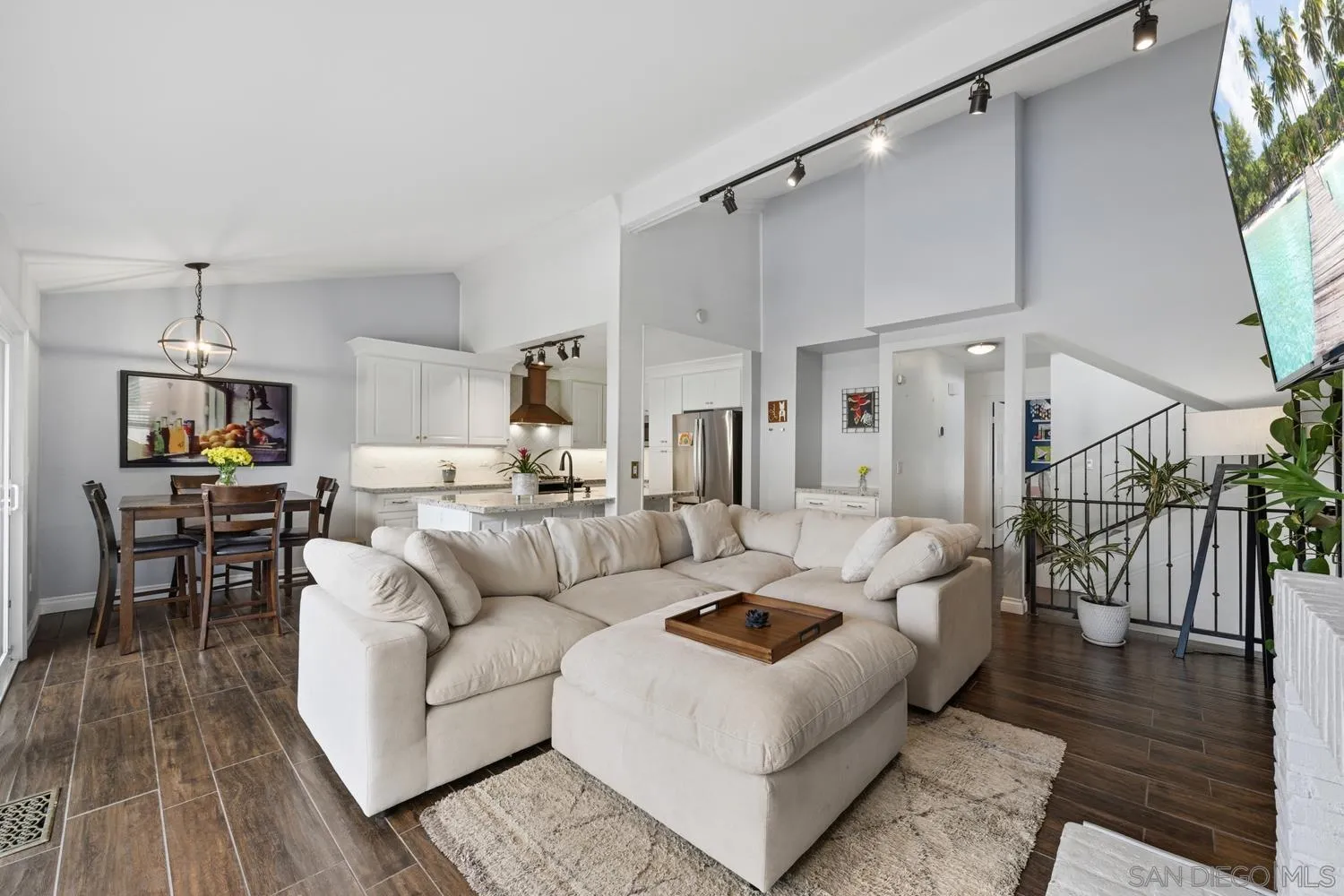 https://cdn.realtyfeed.com/cdn/127/260006231/416a9719237119699a0889b103944019.webp
