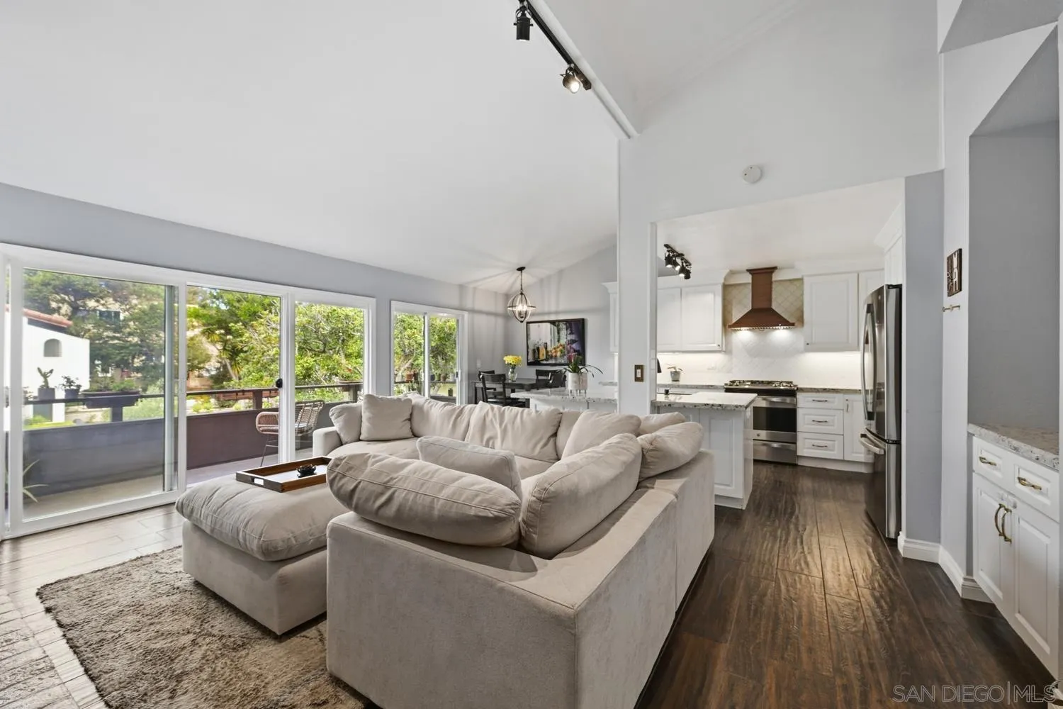 https://cdn.realtyfeed.com/cdn/127/260006231/79295841ba672fa3092f754d72c1d34c.webp