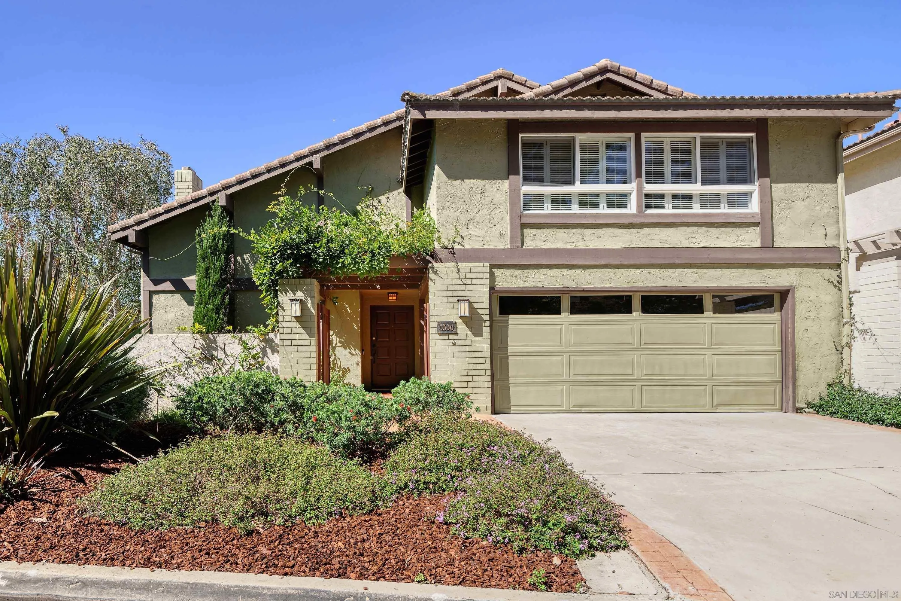 https://cdn.realtyfeed.com/cdn/127/260006241/184fdab59de6bd8902c95f5f6396bece.webp